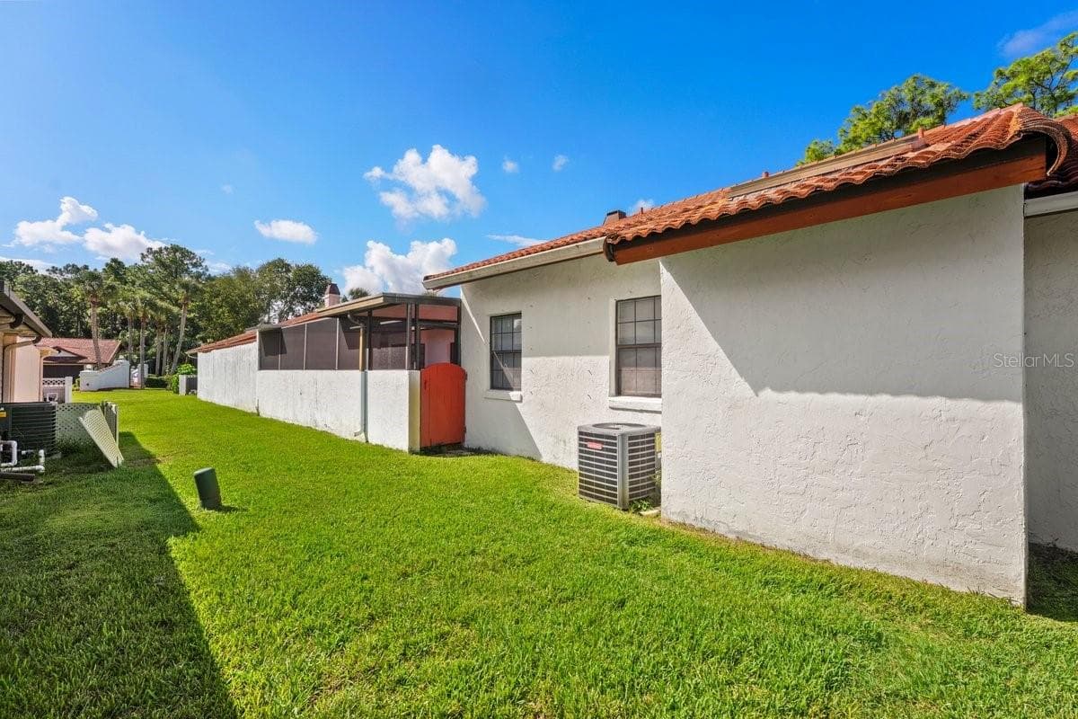 Single Family Residence at 105 OYSTER CATCHER CT, DAYTONA BEACH, photo 4 of 37