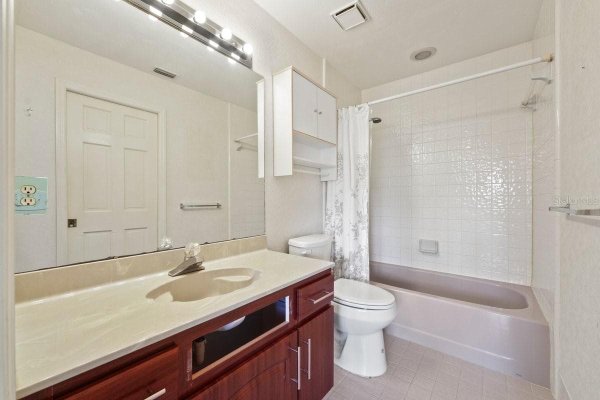 Single Family Residence at 105 OYSTER CATCHER CT, DAYTONA BEACH, photo 19 of 37
