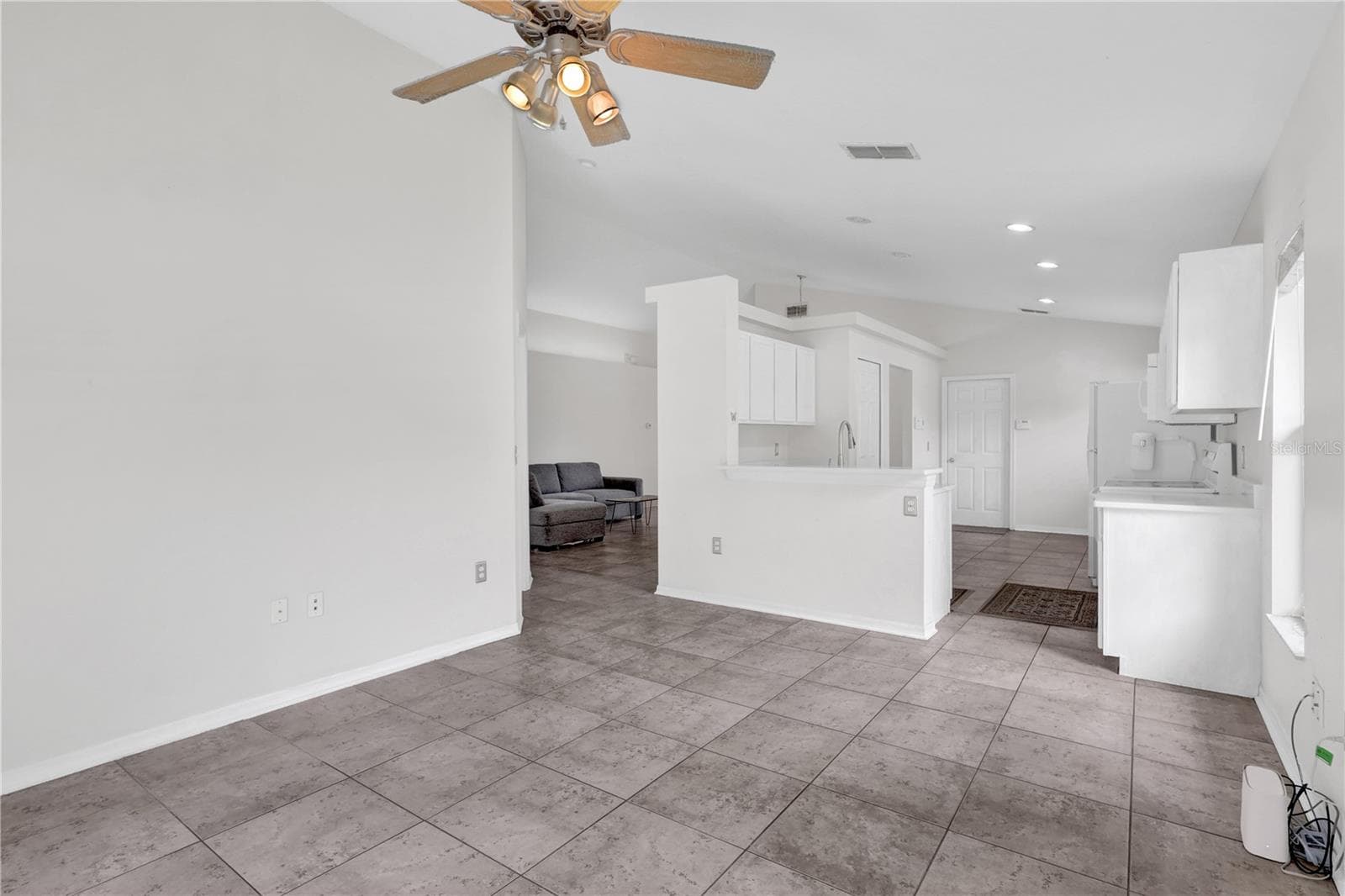 Single Family Residence at 401 FIELDSTREAM WEST BLVD, ORLANDO, photo 13 of 23