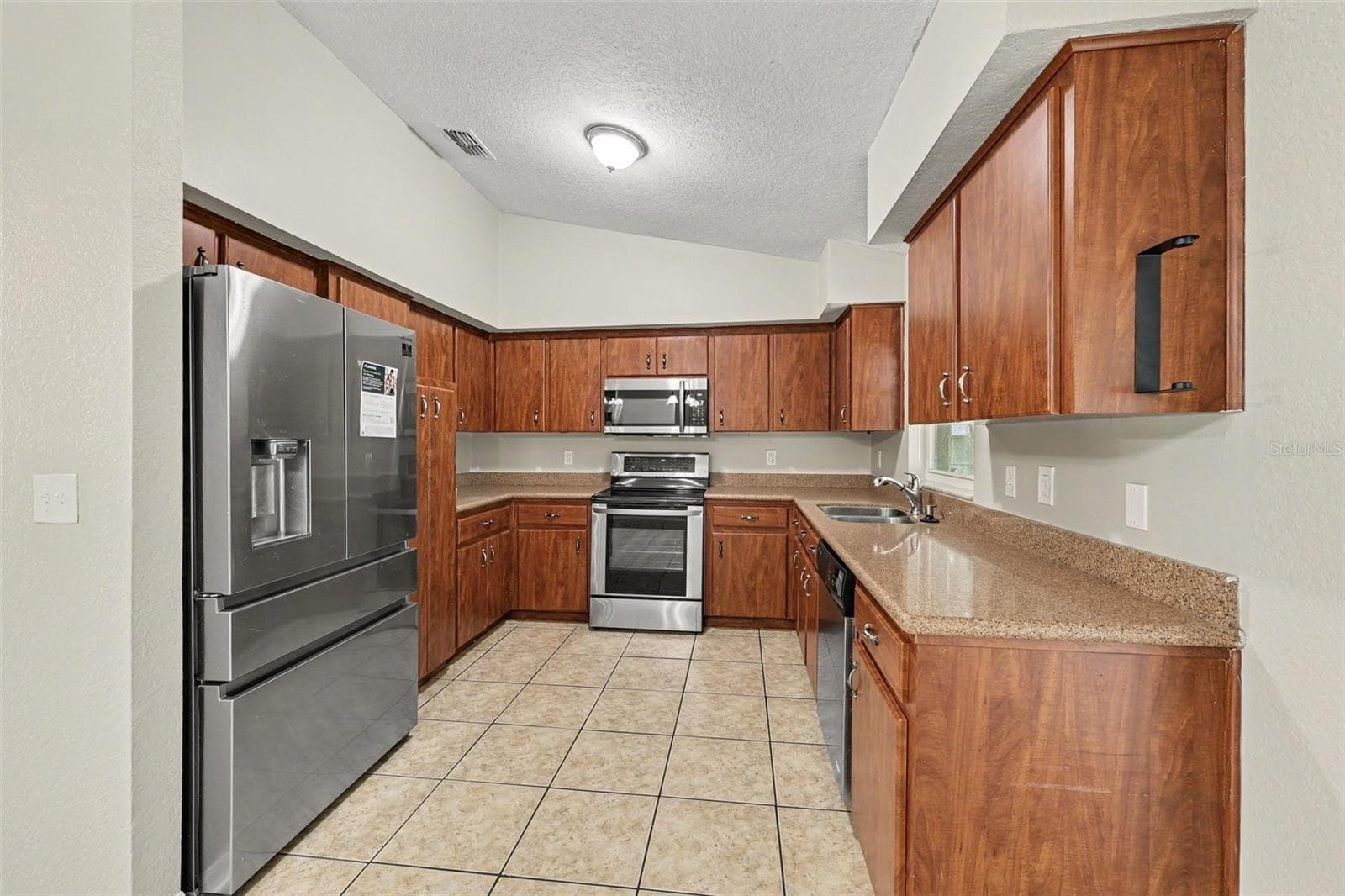 Single Family Residence at 2928 EASTBROOK DR, LAKELAND, photo 6 of 20
