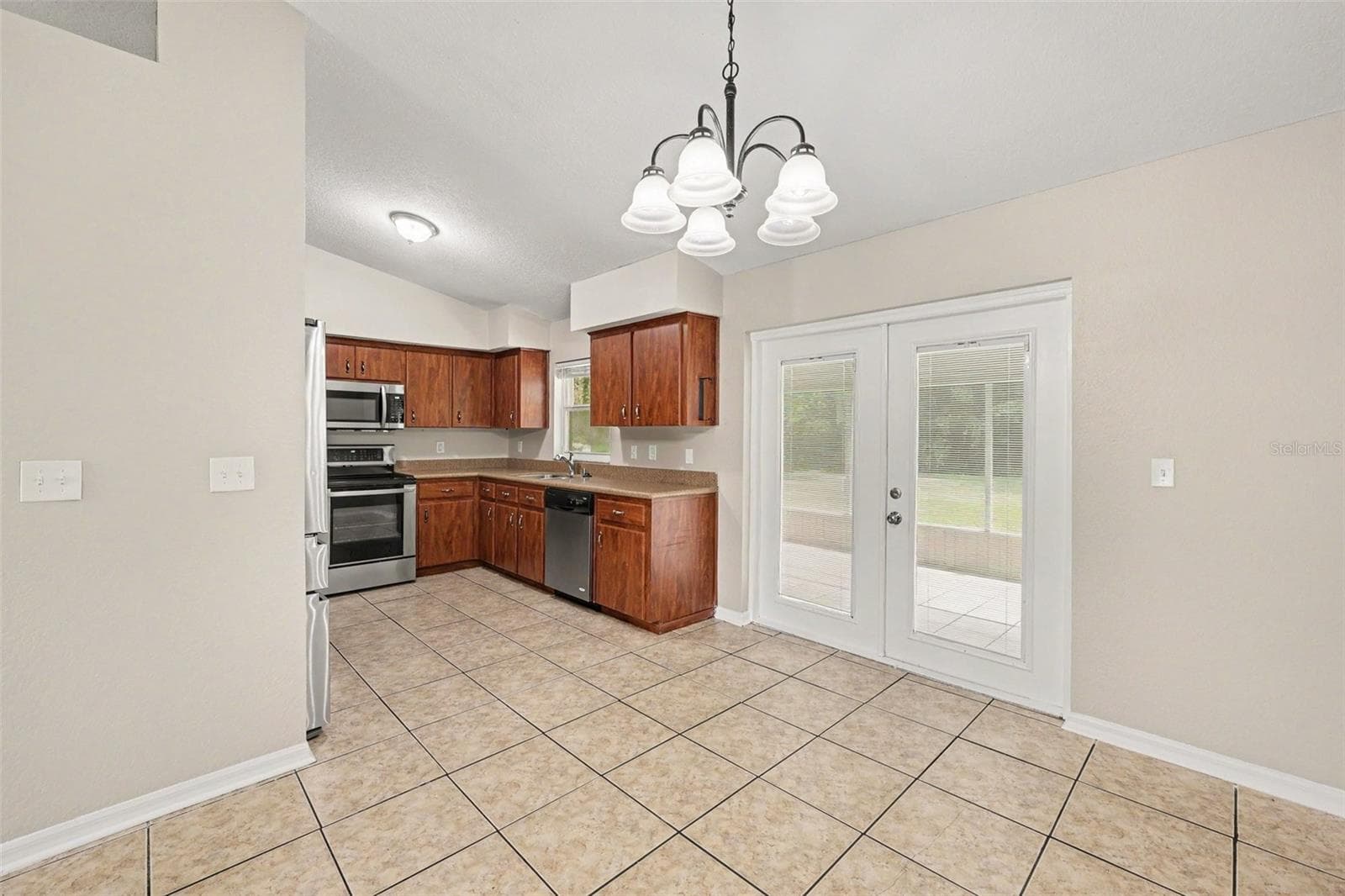 Single Family Residence at 2928 EASTBROOK DR, LAKELAND, photo 7 of 20
