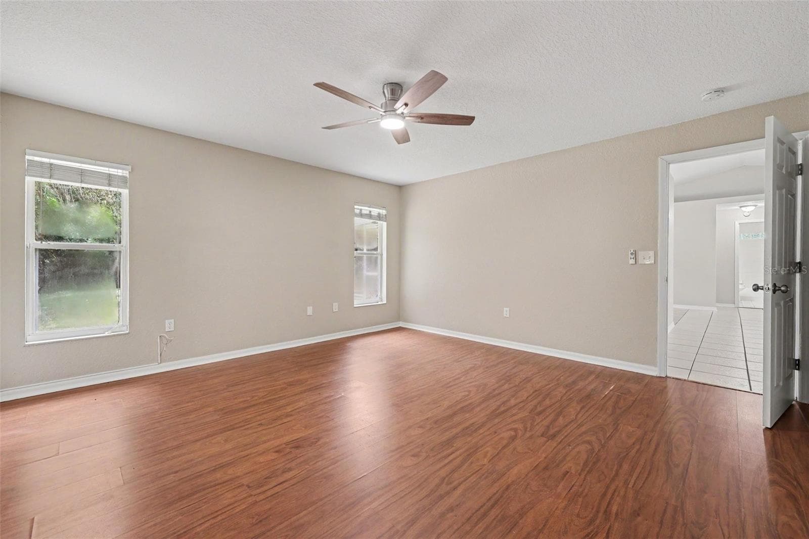 Single Family Residence at 2928 EASTBROOK DR, LAKELAND, photo 3 of 20