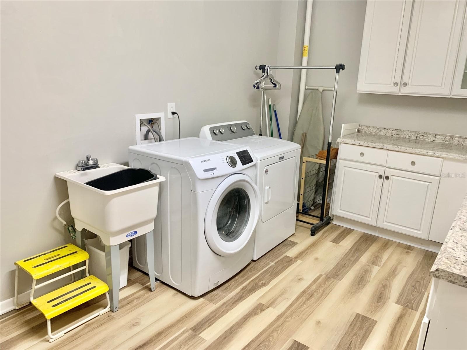 Laundry - 3305 NW 24TH AVE, GAINESVILLE