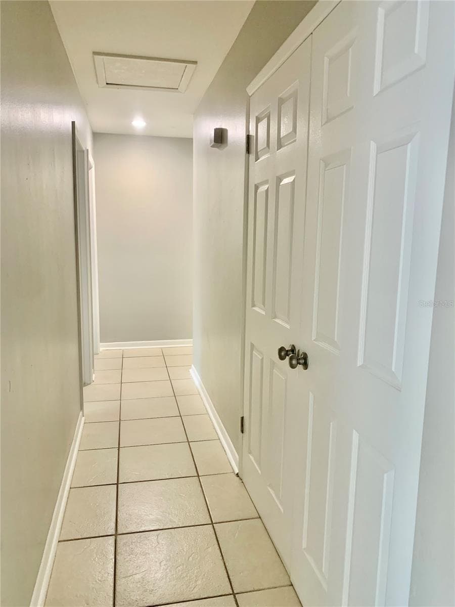 Hallway - 3305 NW 24TH AVE, GAINESVILLE