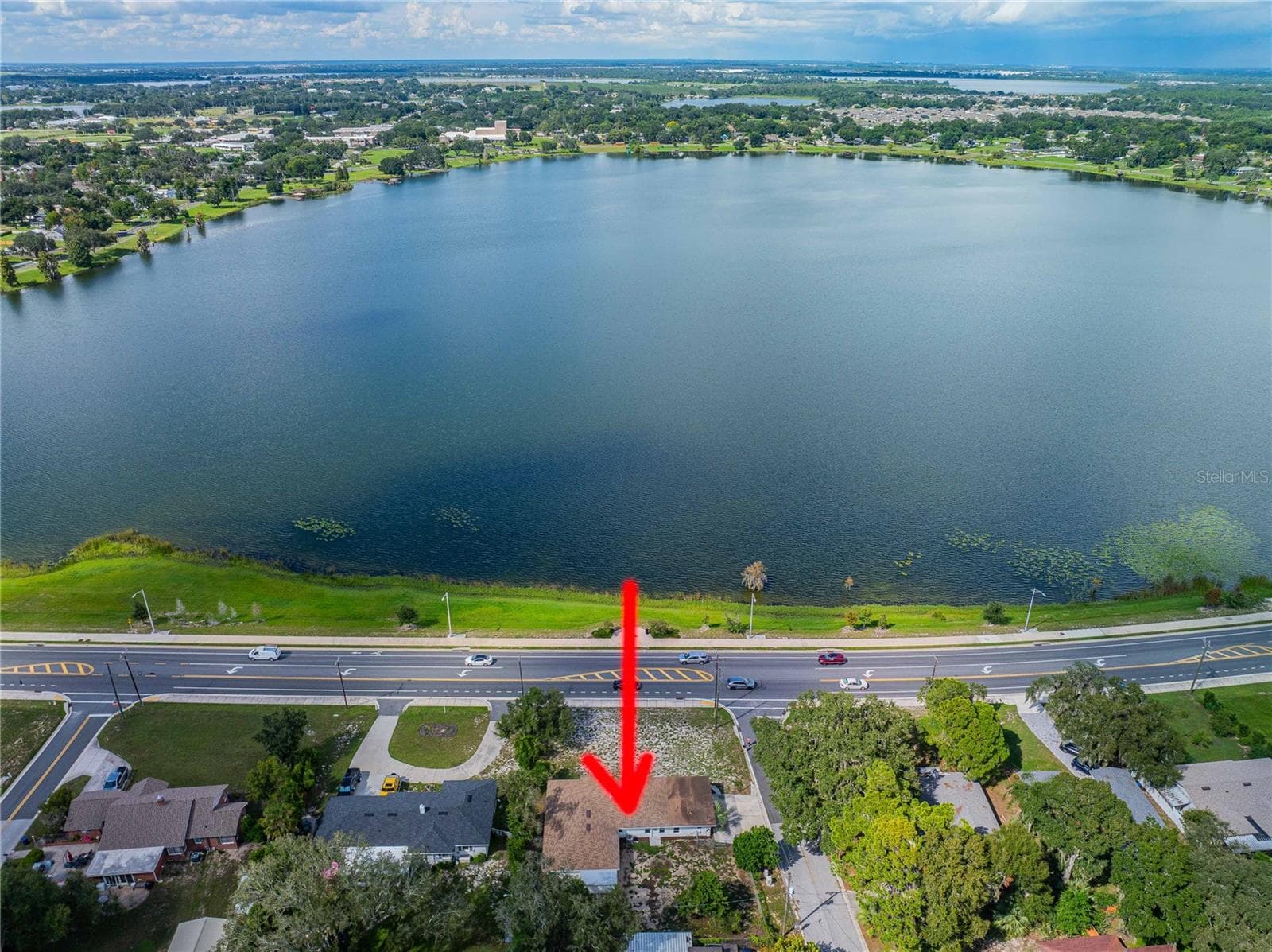 Single Family Residence at 1196 LAKE ELBERT DR SE, WINTER HAVEN, photo 2 of 36