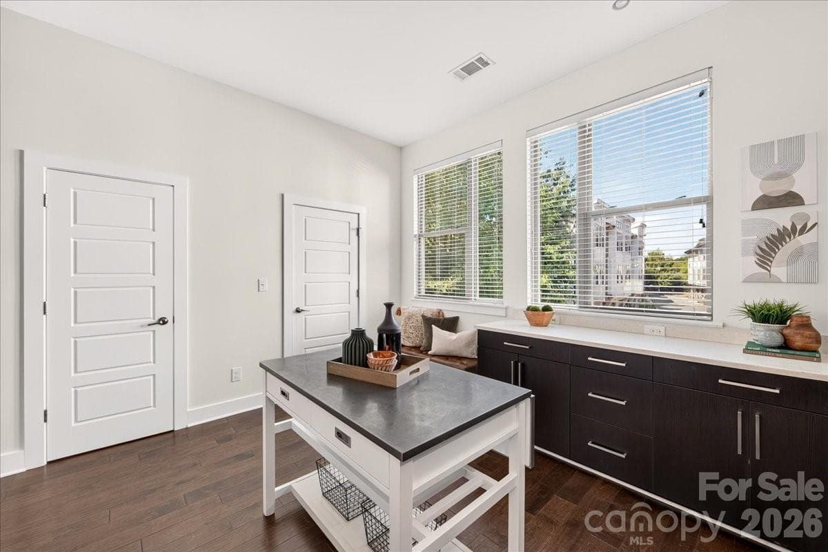 Townhouse at 2010 Hawkins Street, Charlotte, photo 12 of 48