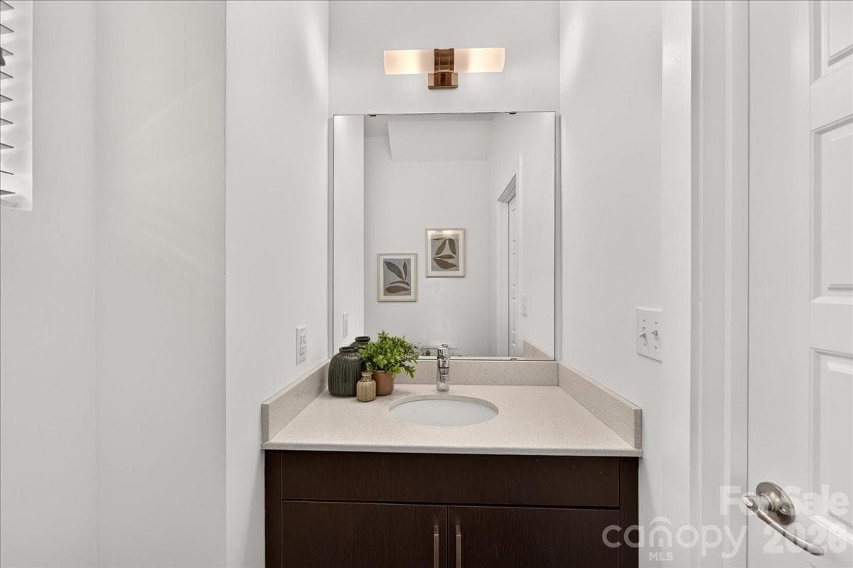 Townhouse at 2010 Hawkins Street, Charlotte, photo 17 of 48
