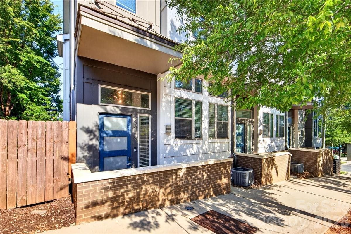 Townhouse at 2010 Hawkins Street, Charlotte, photo 36 of 48