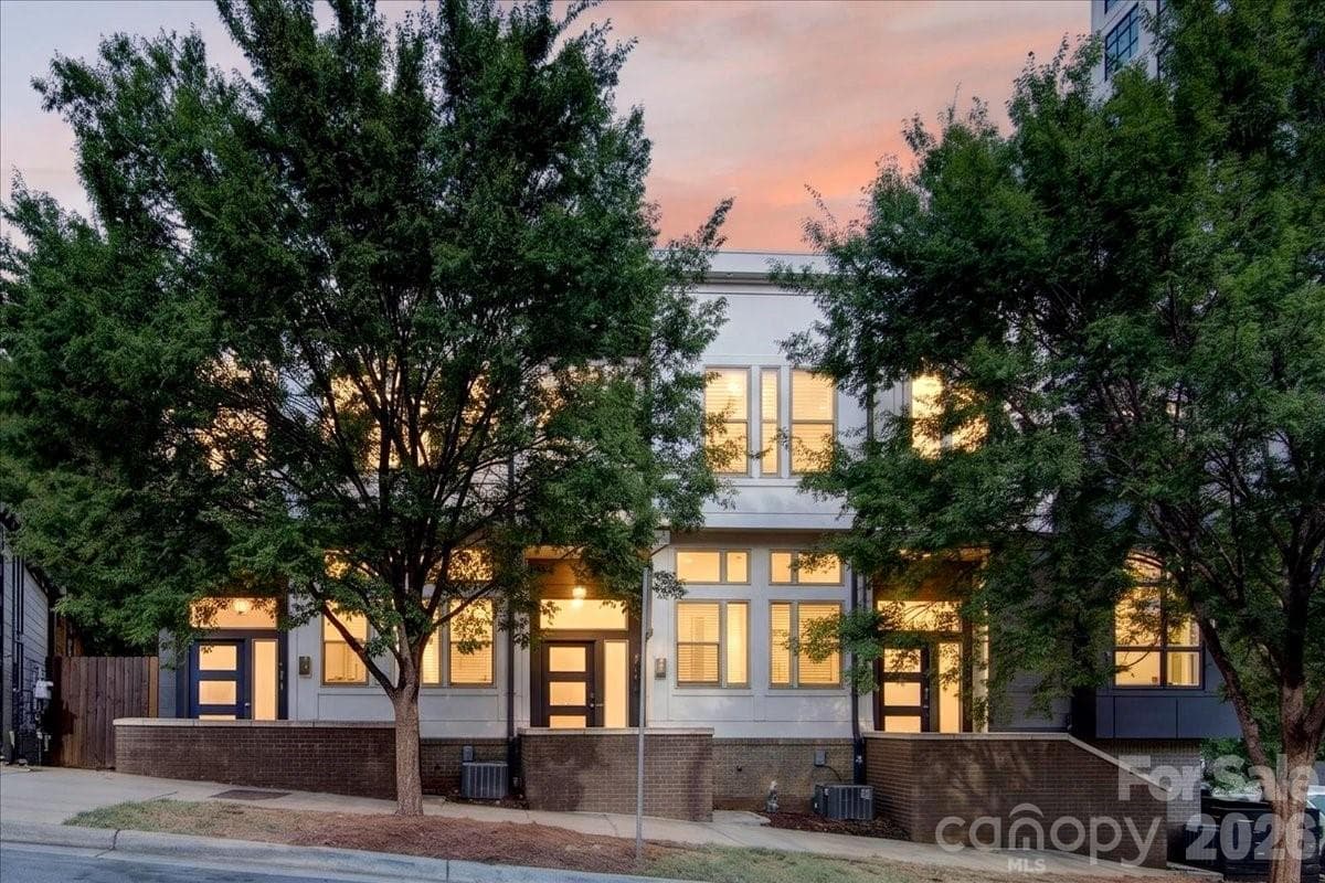 Townhouse at 2010 Hawkins Street, Charlotte, photo 44 of 48