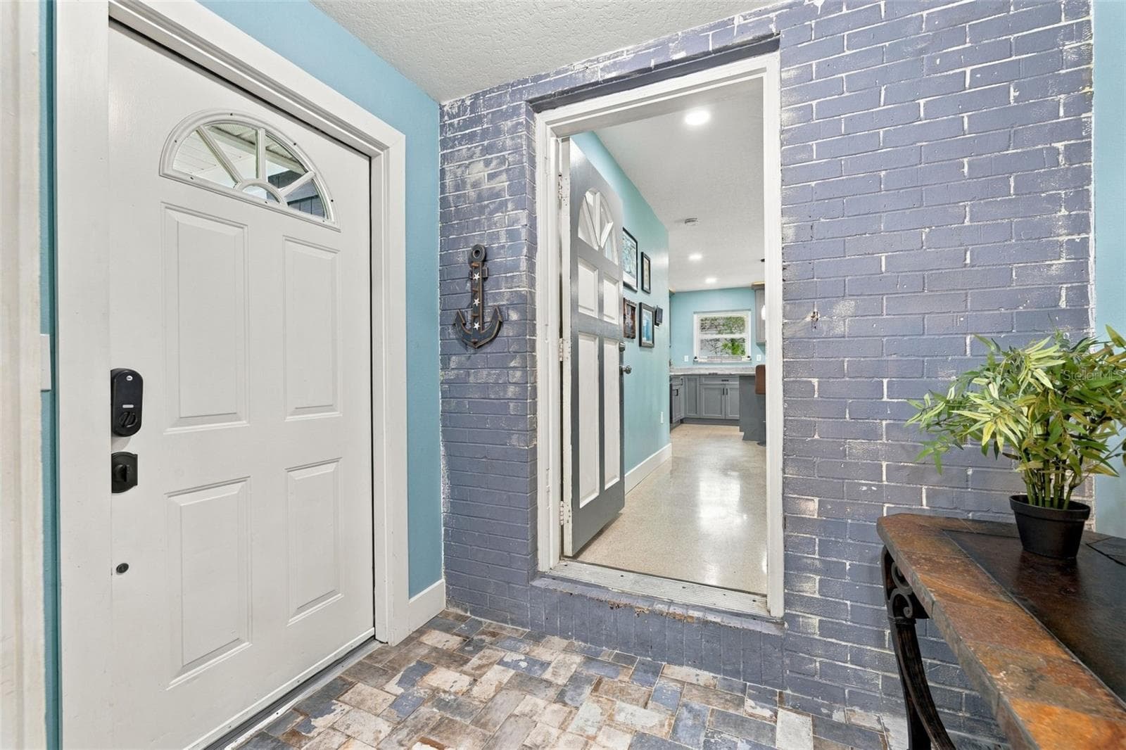Single Family Residence at 6613 TRAVIS BLVD, TAMPA, photo 6 of 50