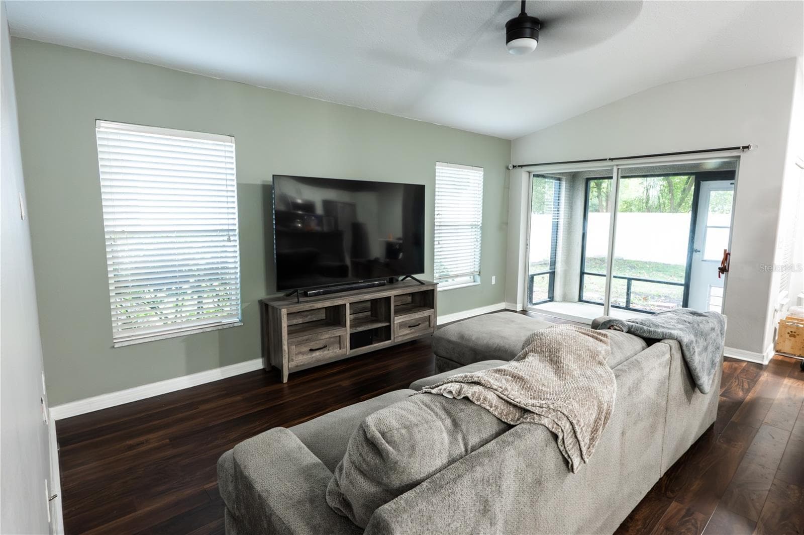 Living Room - 7286 CEDARCREST BLVD, LAKELAND