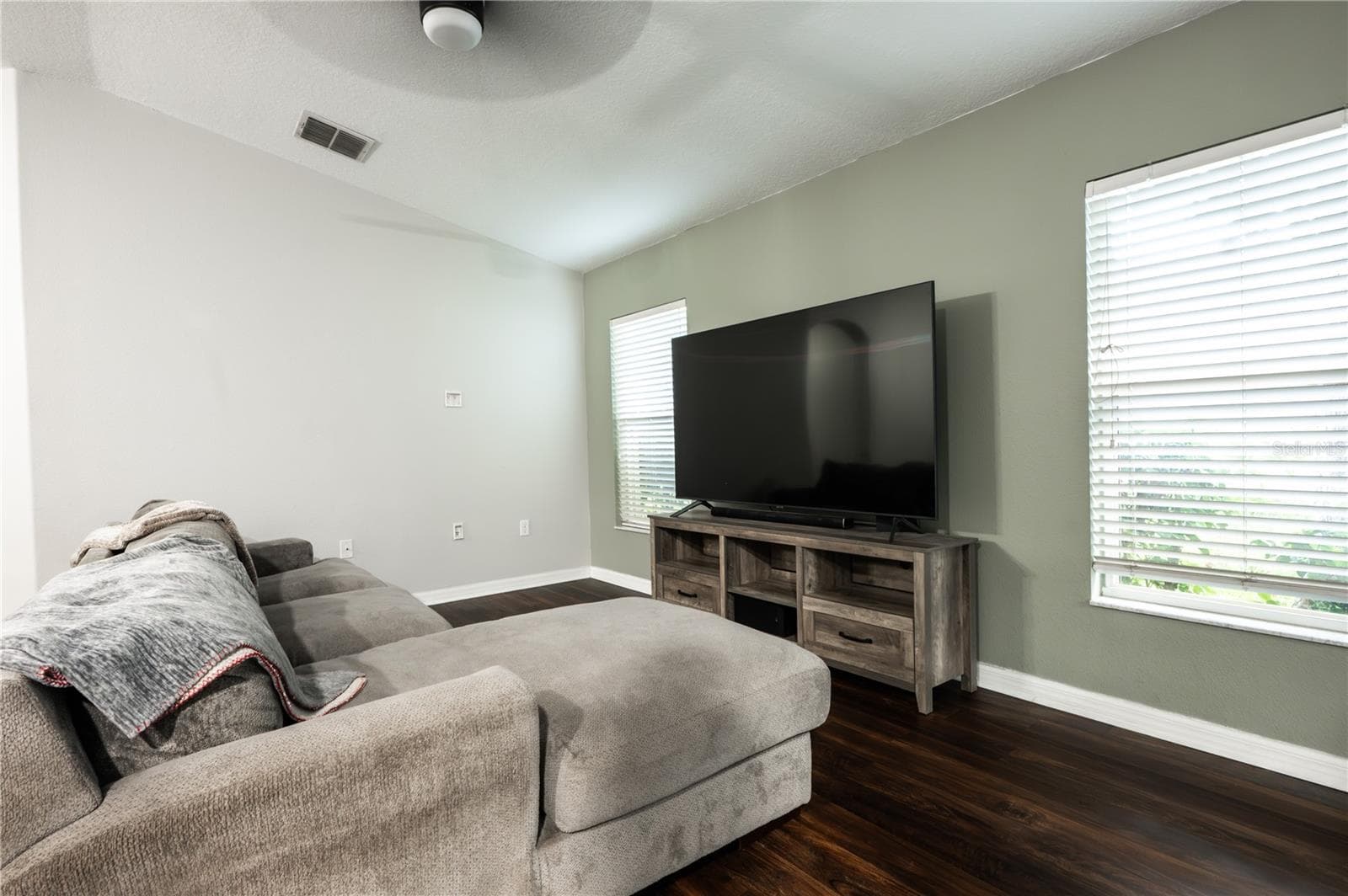 Living Room - 7286 CEDARCREST BLVD, LAKELAND