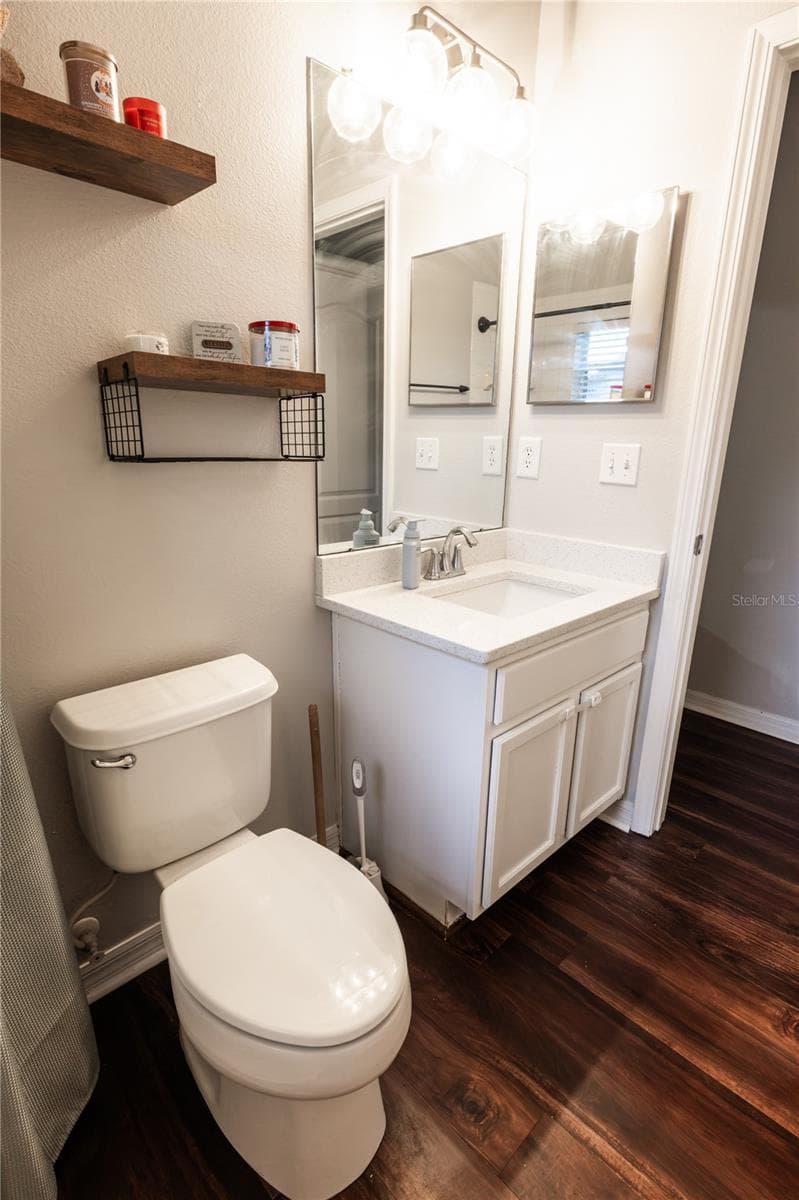 Bath 2 - 7286 CEDARCREST BLVD, LAKELAND
