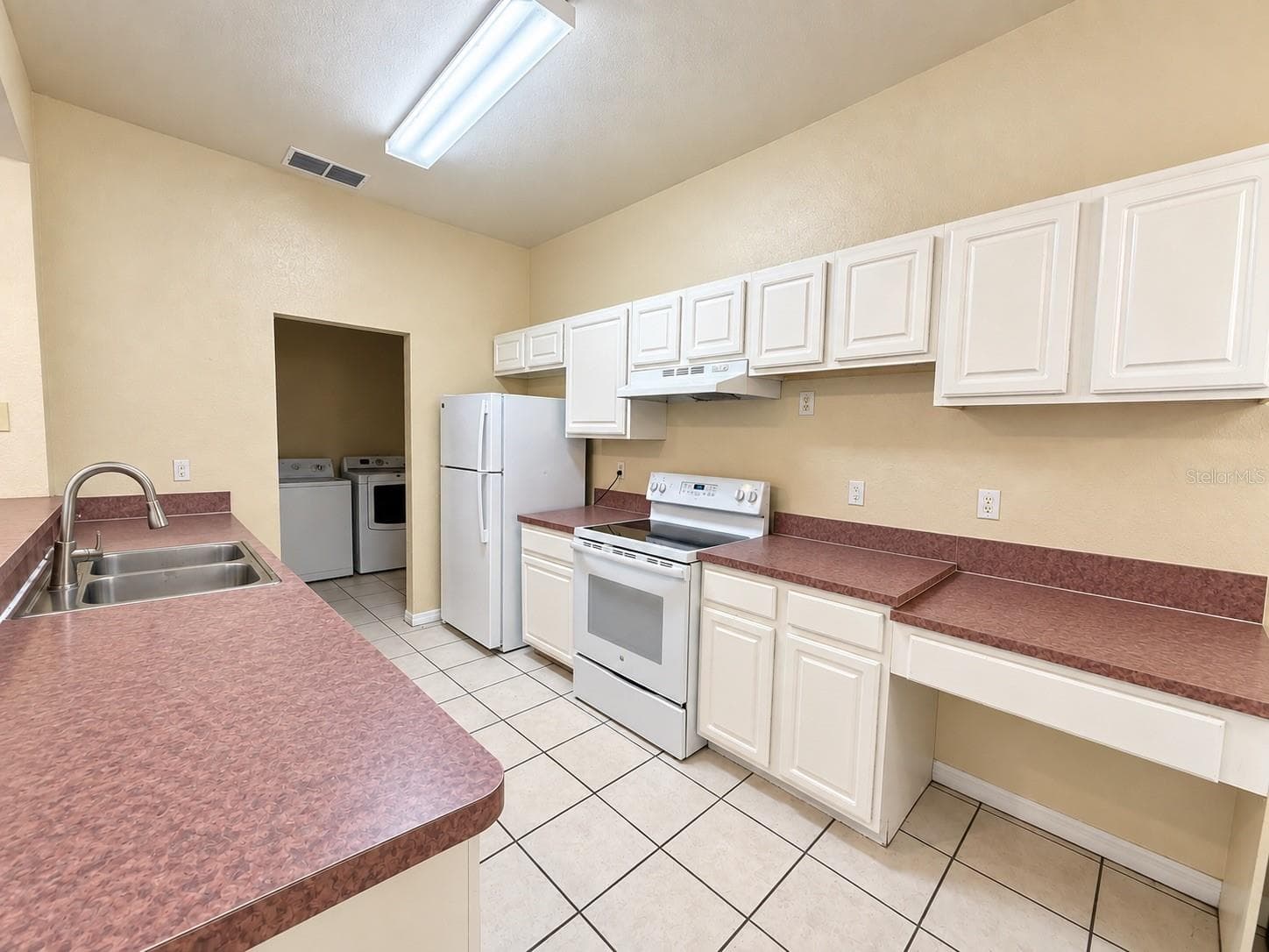 Condominium at 5001 SUNRIDGE PALMS DR, TAMPA, photo 4 of 20