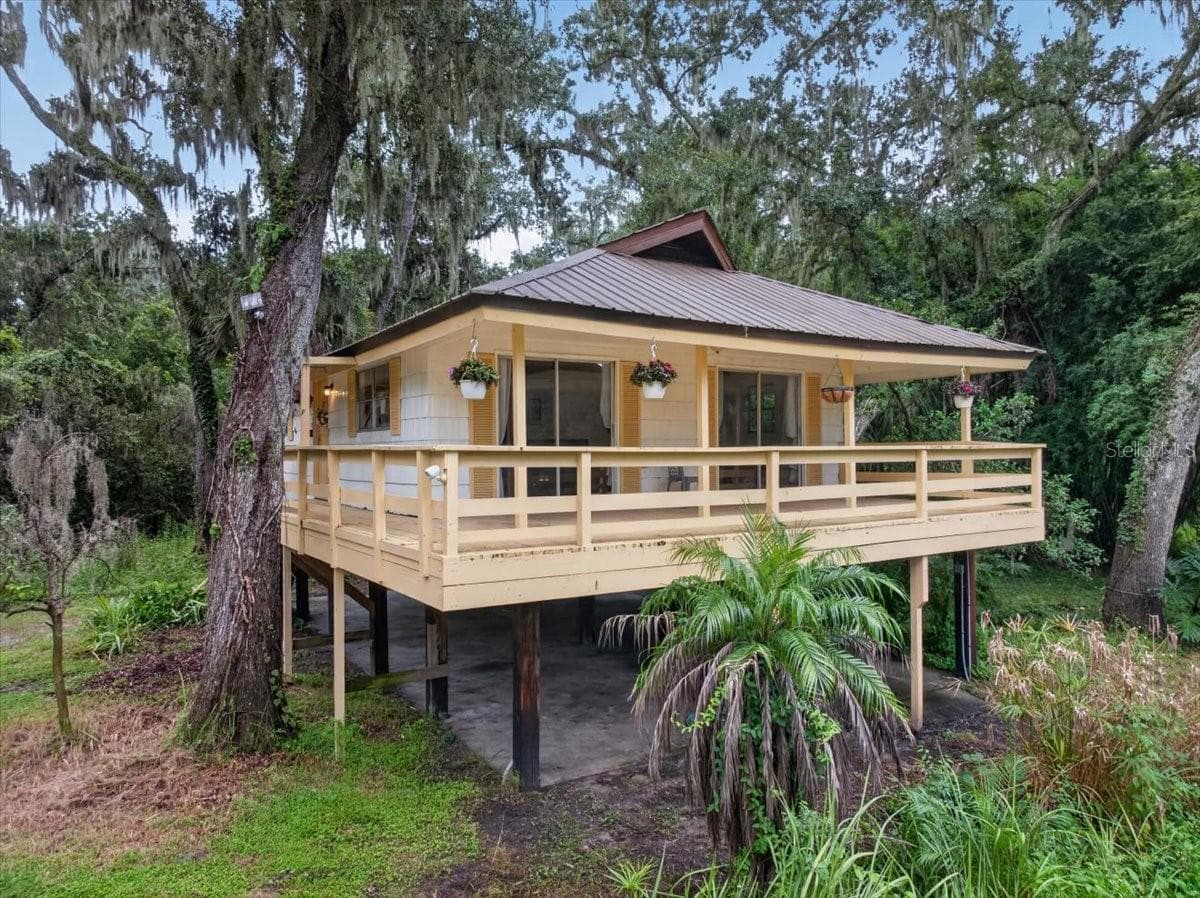 Single Family Residence at 4417 RIVER DR, VALRICO, photo 3 of 60