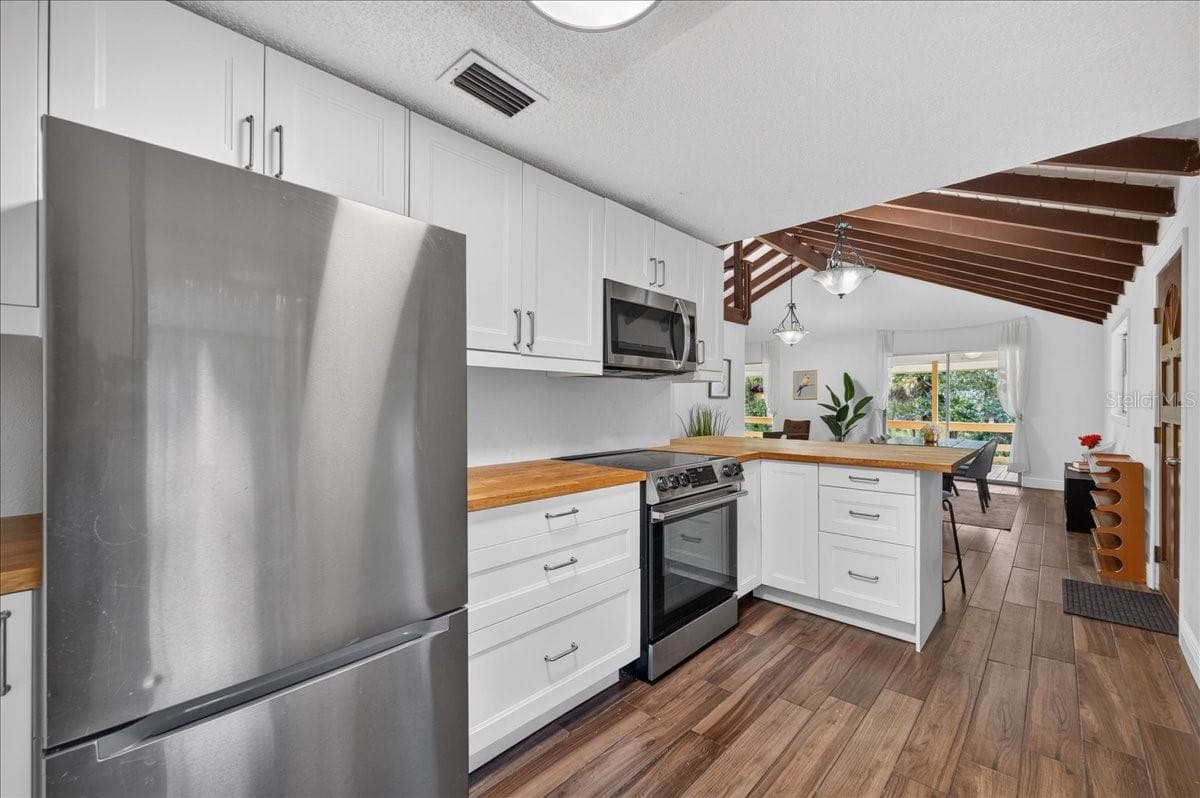 Single Family Residence at 4417 RIVER DR, VALRICO, photo 16 of 60
