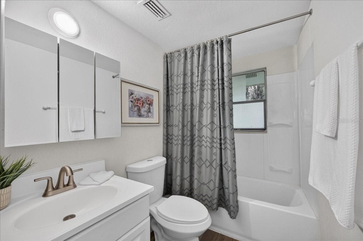 Single Family Residence at 4417 RIVER DR, VALRICO, photo 26 of 60