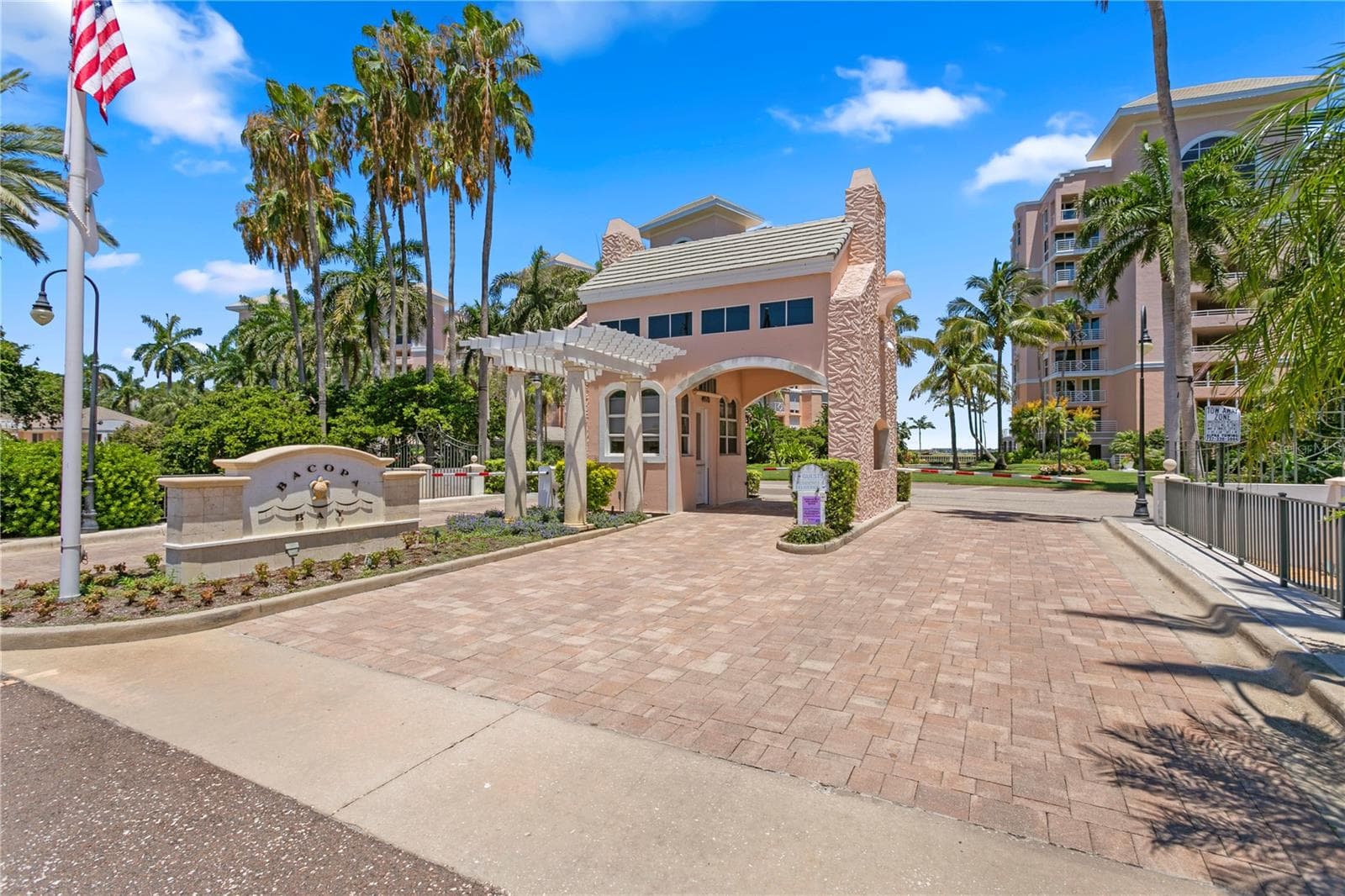 Gated Entry - 4961 BACOPA LN S #201, ST PETERSBURG