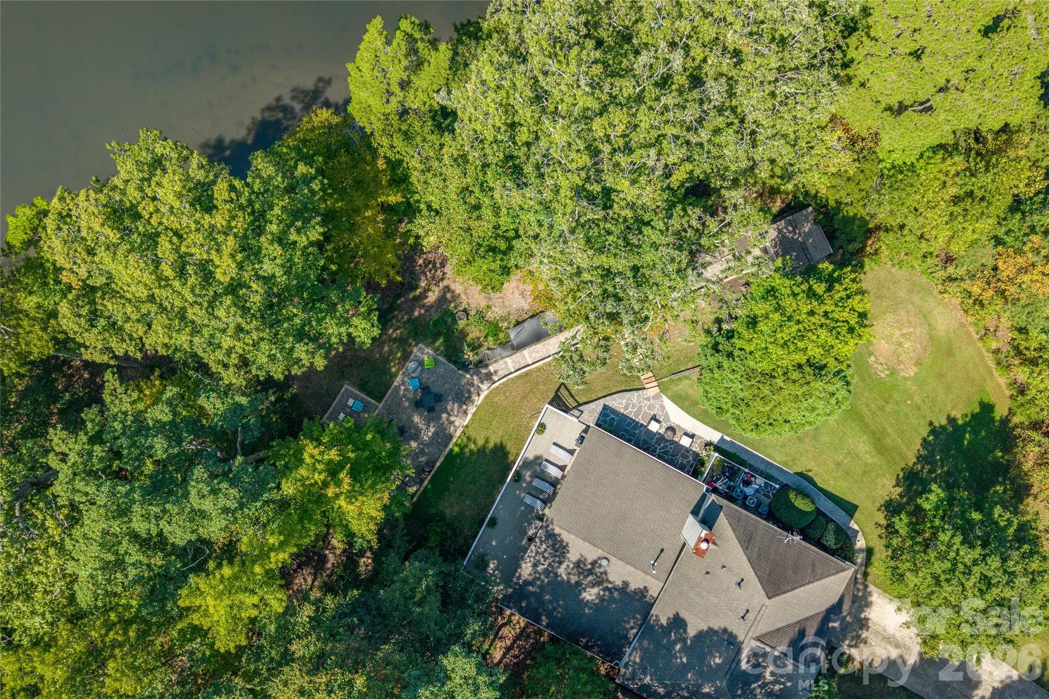 A private retreat to enjoy the lake life - 13934 Kings Carriage Lane, Charlotte