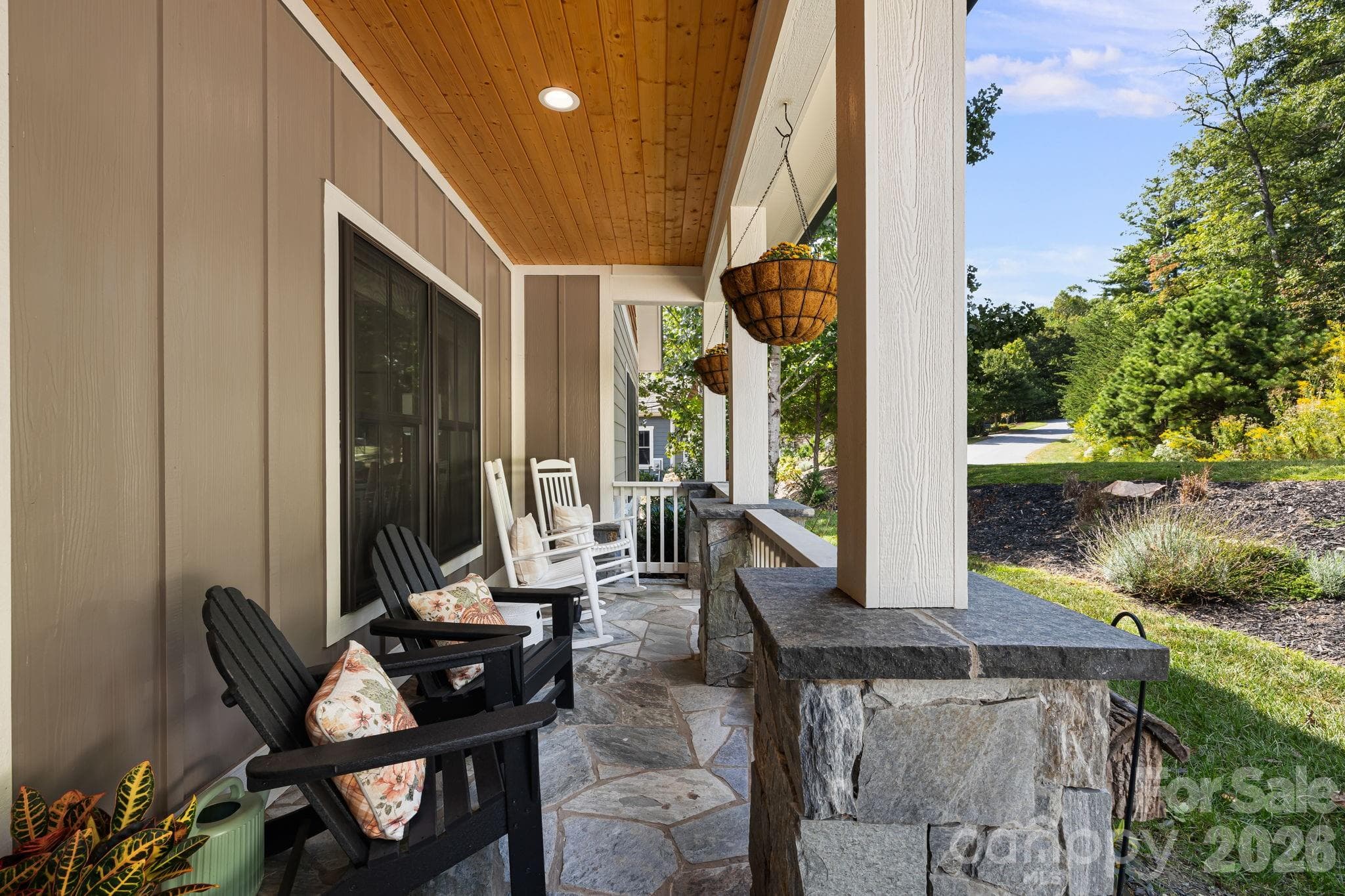 Single Family Residence at 14 Sugarland Ridge Trail, Fairview, photo 3 of 48