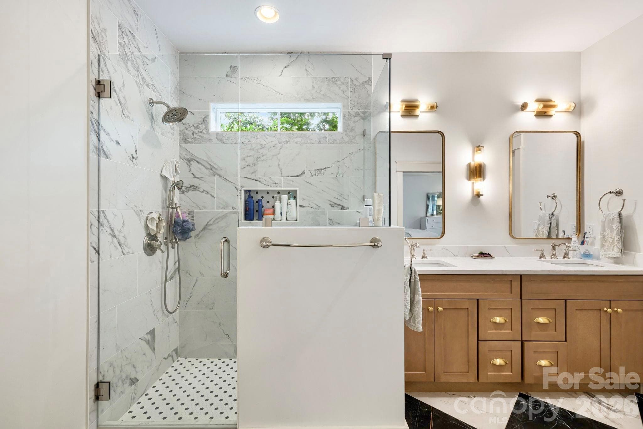 Primary Bath - 14 Sugarland Ridge Trail, Fairview
