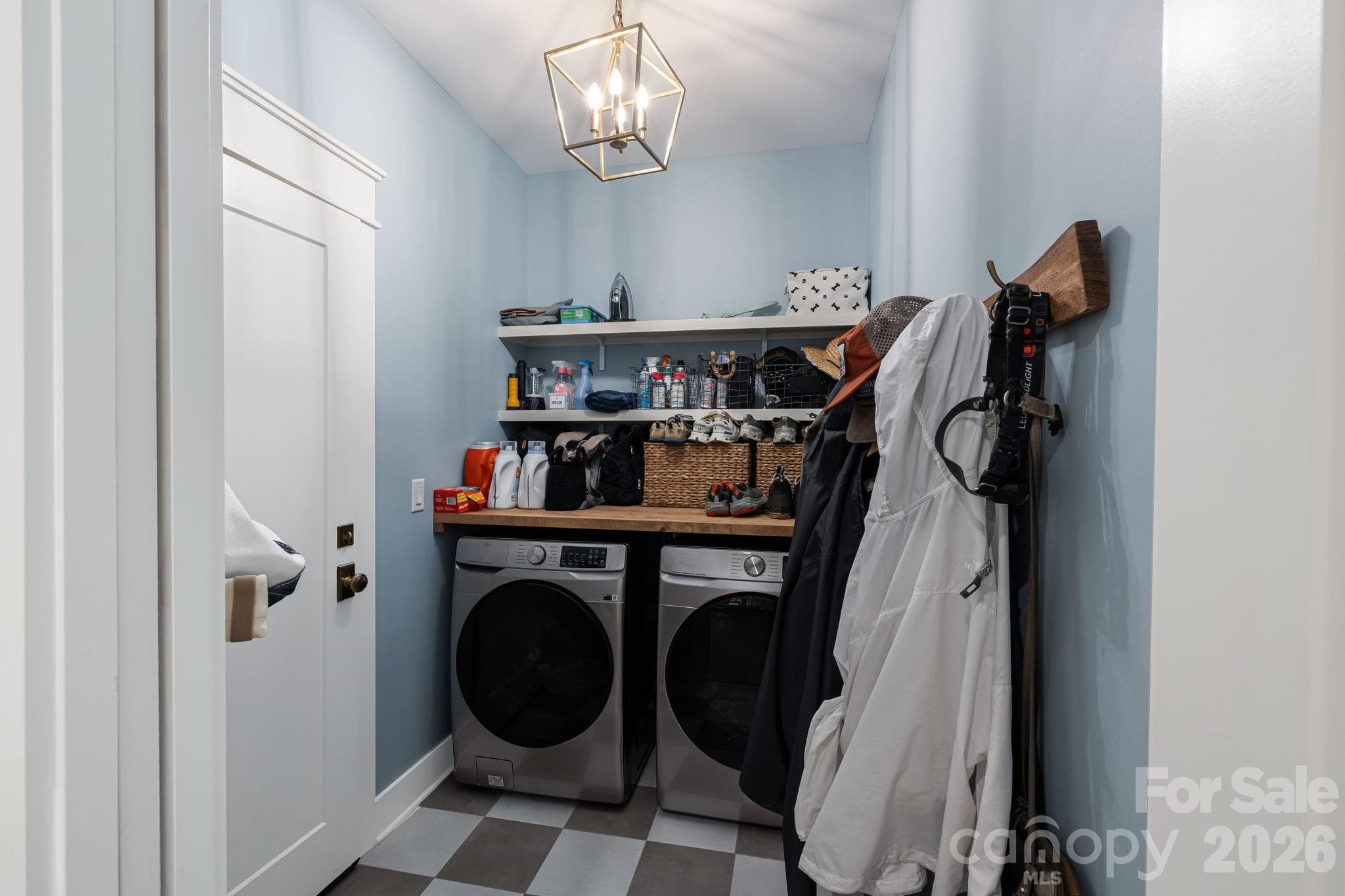 Laundry/Mudroom. - 14 Sugarland Ridge Trail, Fairview