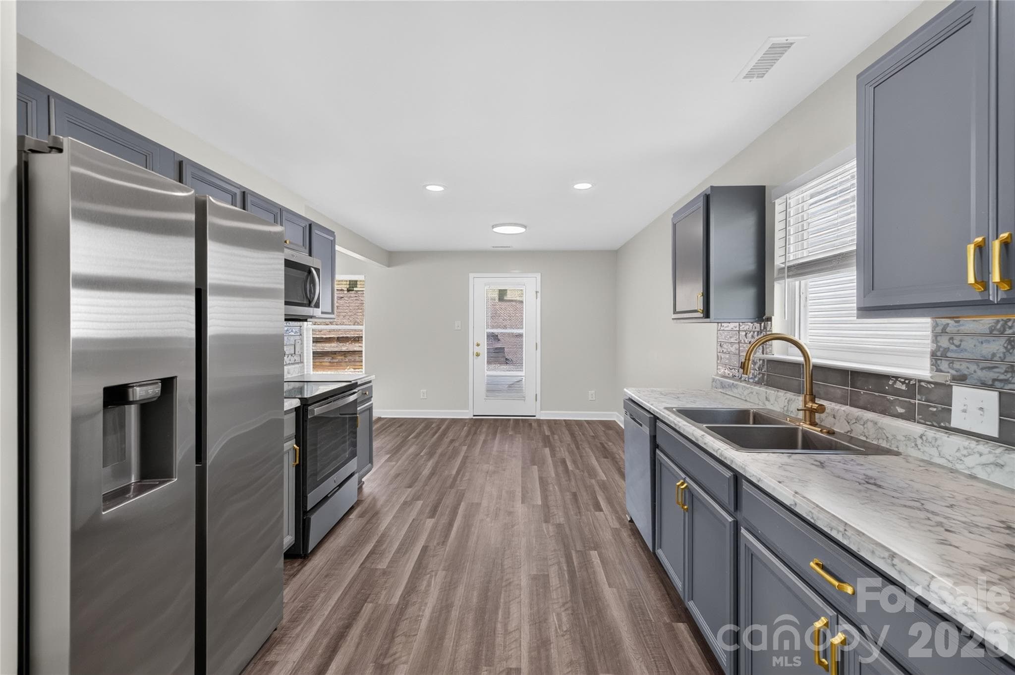 Single Family Residence at 2629 Stream Bank Drive, Charlotte, photo 19 of 31