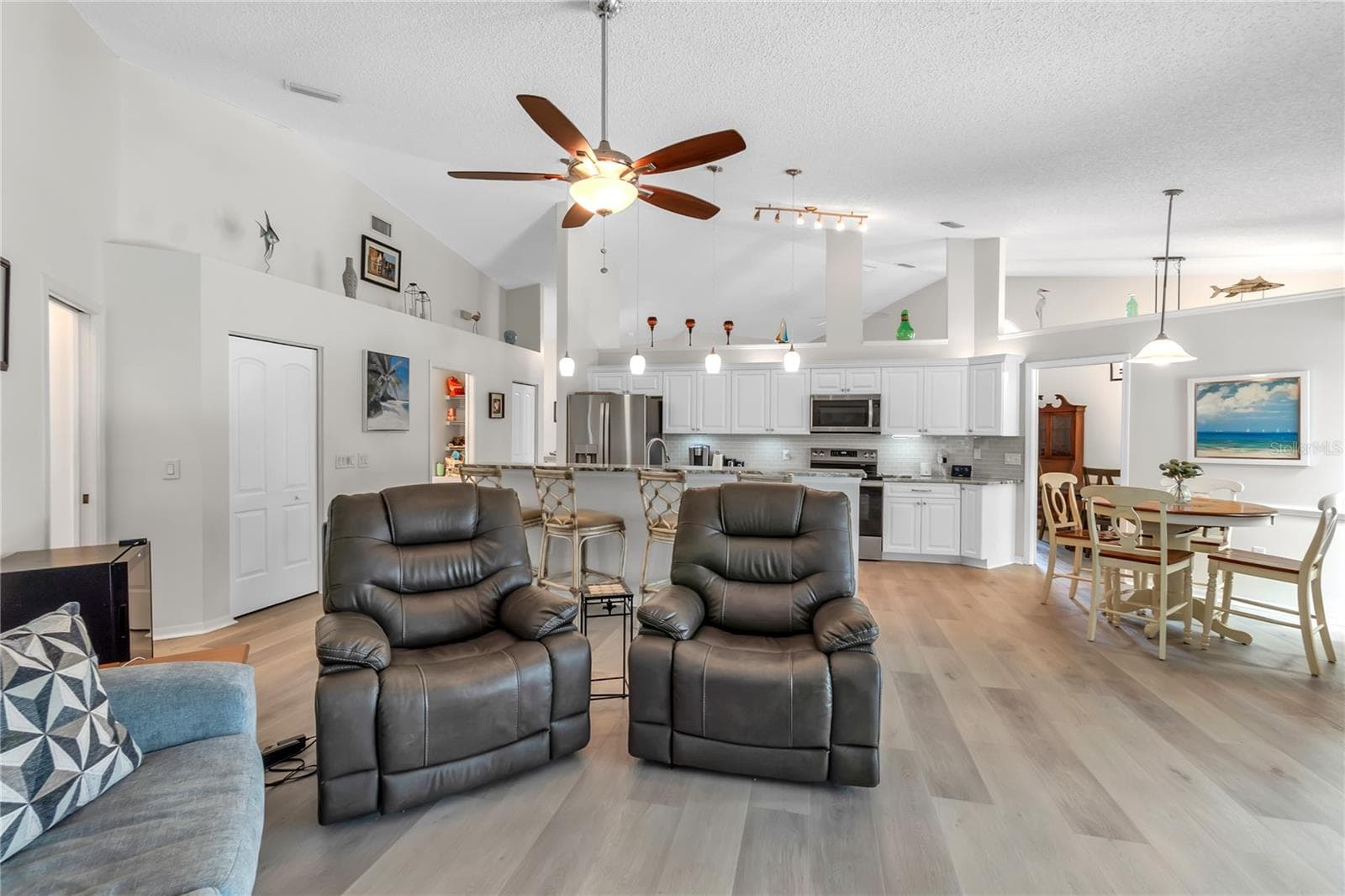 Single Family Residence at 6404 STONE RIVER RD, BRADENTON, photo 10 of 33