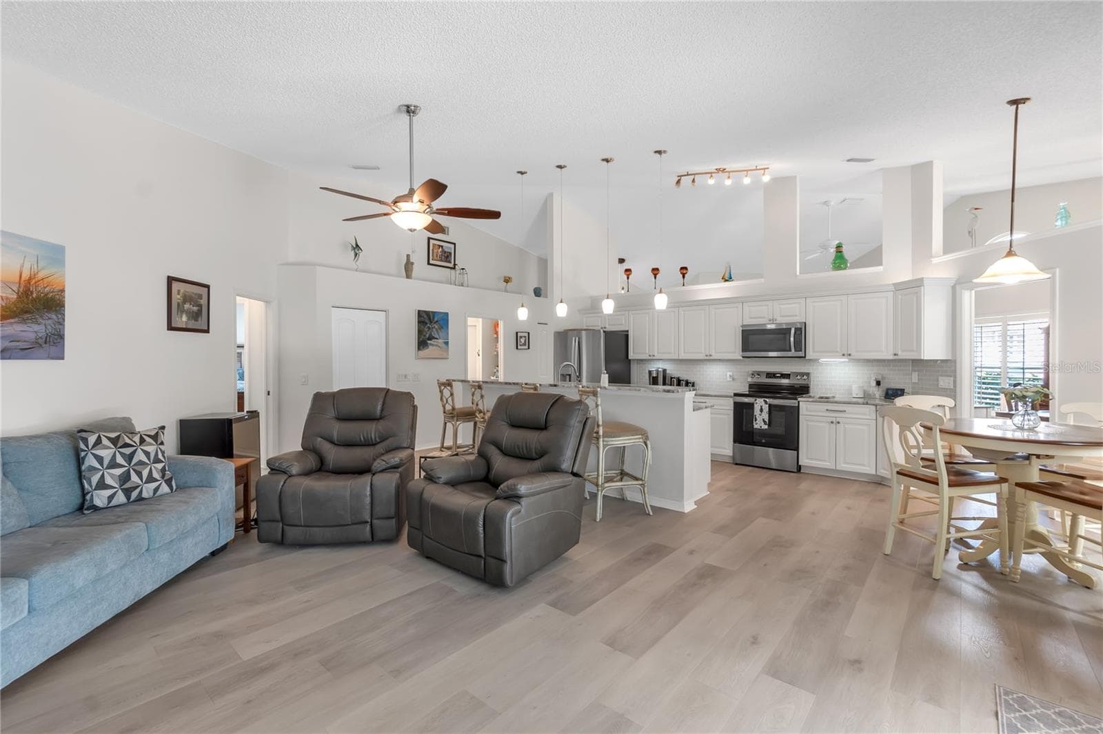 Single Family Residence at 6404 STONE RIVER RD, BRADENTON, photo 11 of 33