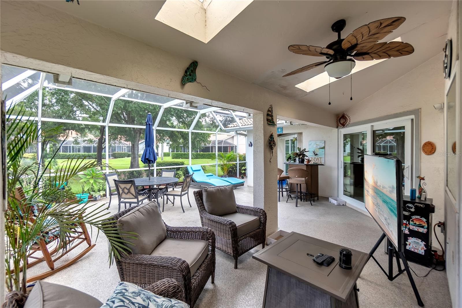 Single Family Residence at 6404 STONE RIVER RD, BRADENTON, photo 14 of 33