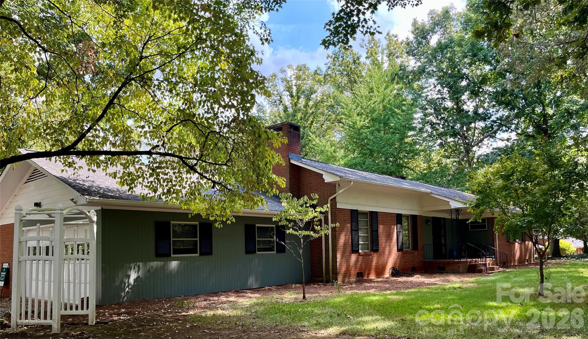 Single Family Residence at 521 Courtney Lane, Matthews, photo 9 of 14