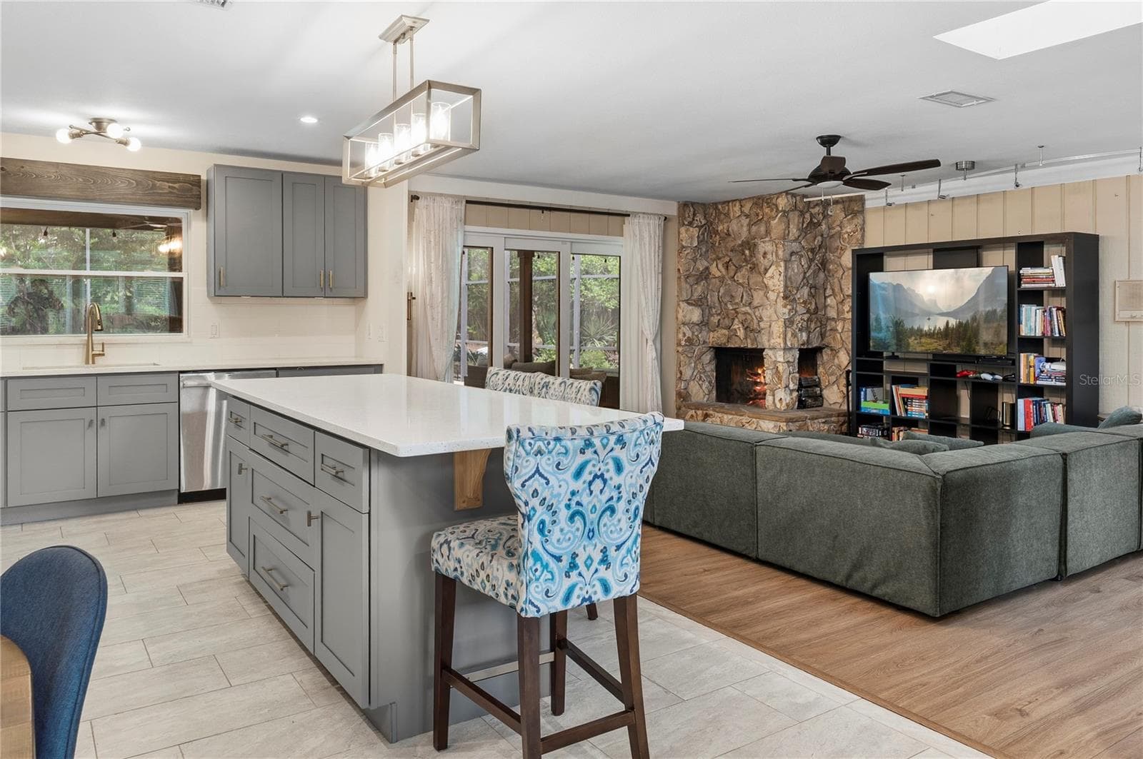 Single Family Residence at 102 SWEETWATER HILLS DR, LONGWOOD, photo 9 of 64