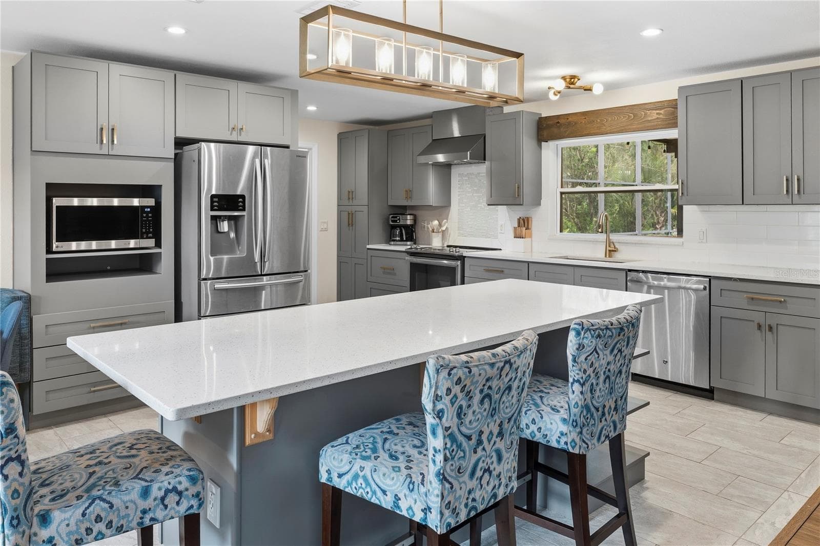 Single Family Residence at 102 SWEETWATER HILLS DR, LONGWOOD, photo 12 of 64