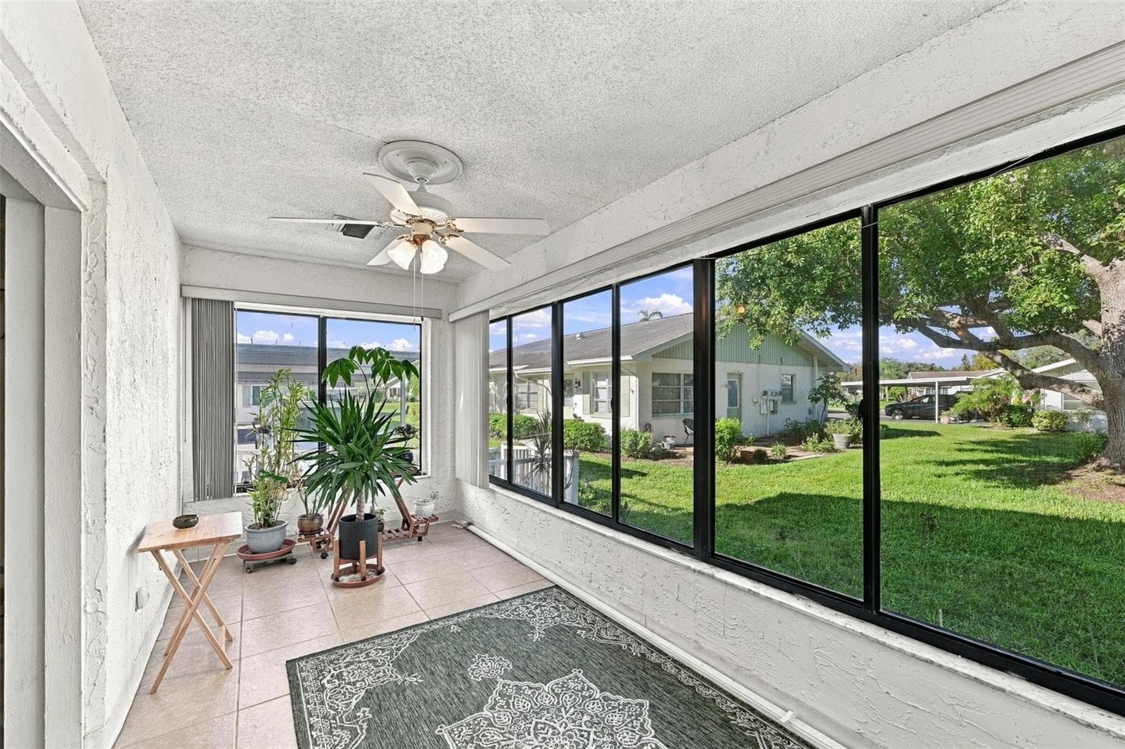 Florida Room - 2227 GREENHAVEN DR #367, SUN CITY CENTER