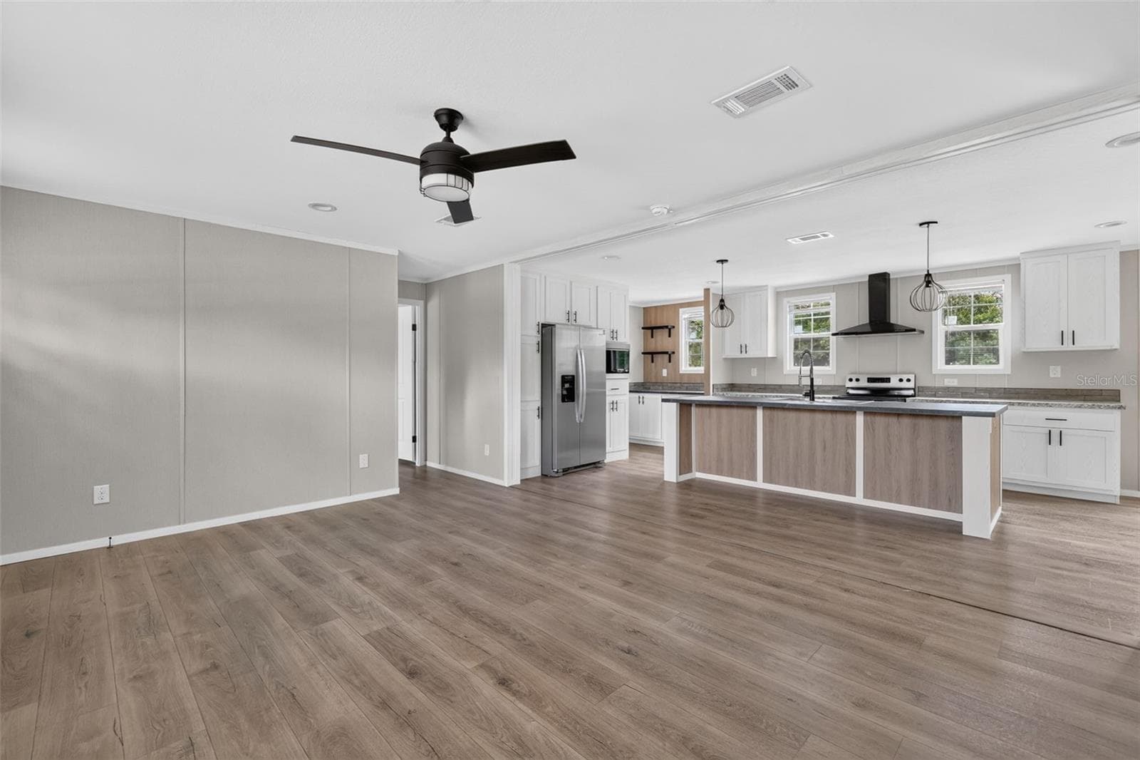 Manufactured Home at 16636 SW 57TH ST, OCALA, photo 5 of 24