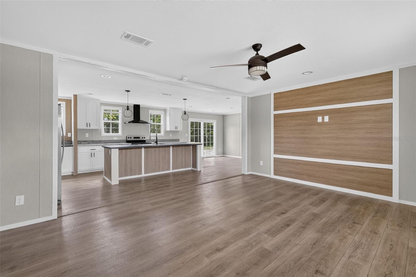 Manufactured Home at 16636 SW 57TH ST, OCALA, photo 11 of 24