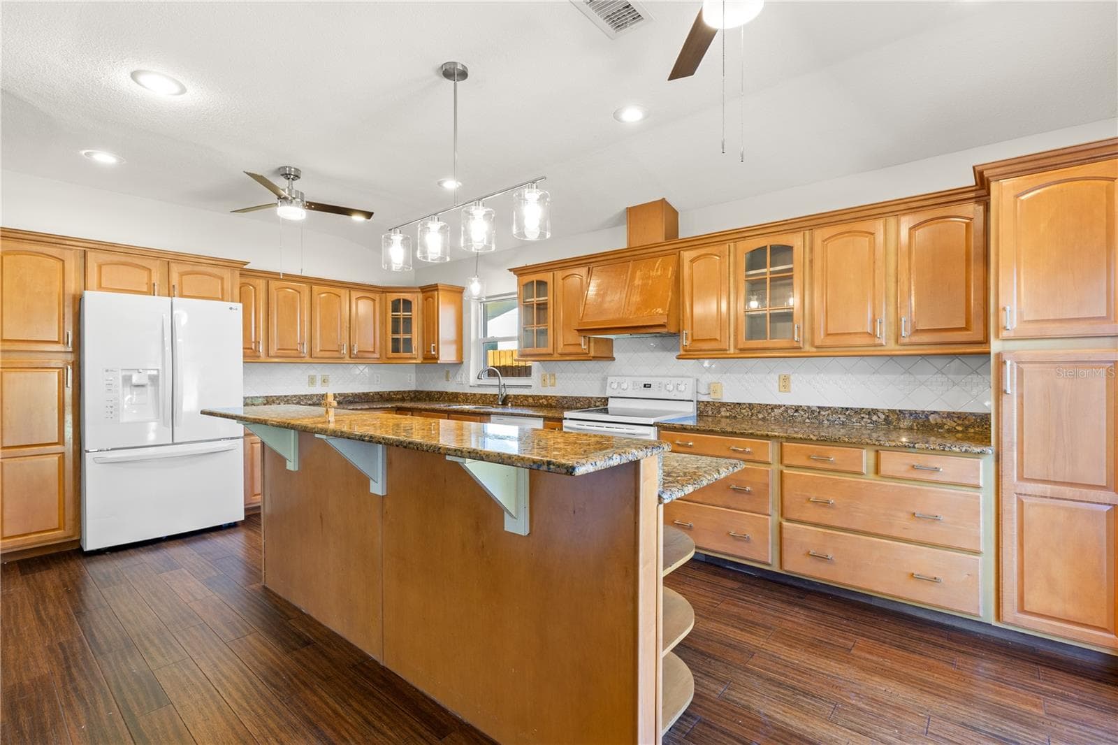 Single Family Residence at 2254 MORNINGSIDE DR, CLEARWATER, photo 14 of 49