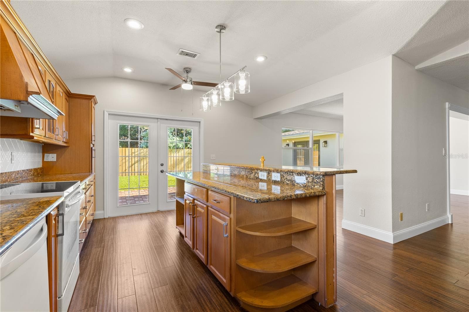 Single Family Residence at 2254 MORNINGSIDE DR, CLEARWATER, photo 18 of 49