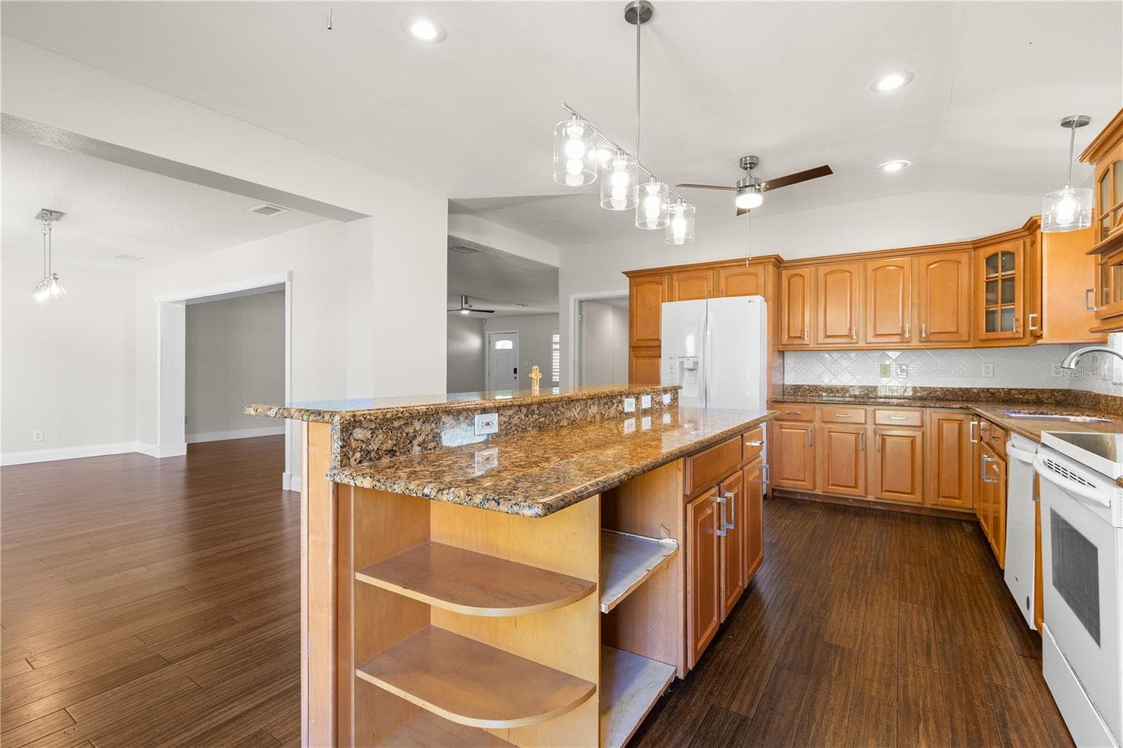 Single Family Residence at 2254 MORNINGSIDE DR, CLEARWATER, photo 19 of 49