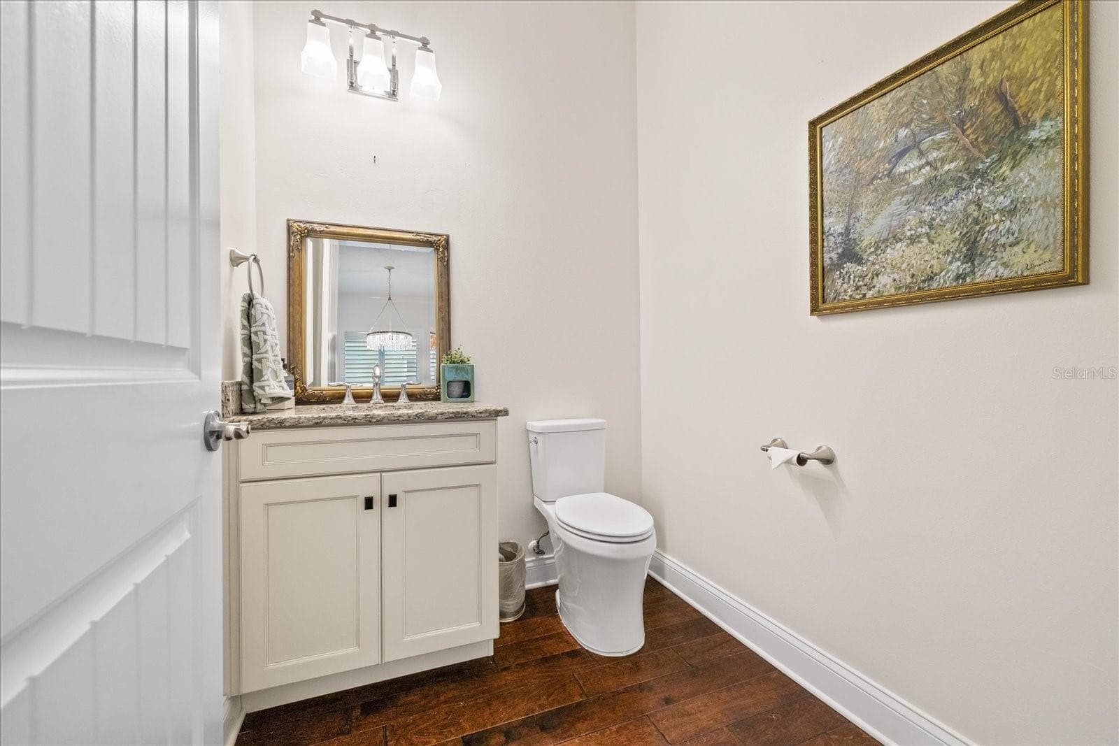 Guest Half Bath - 2712 W GRAY ST, TAMPA