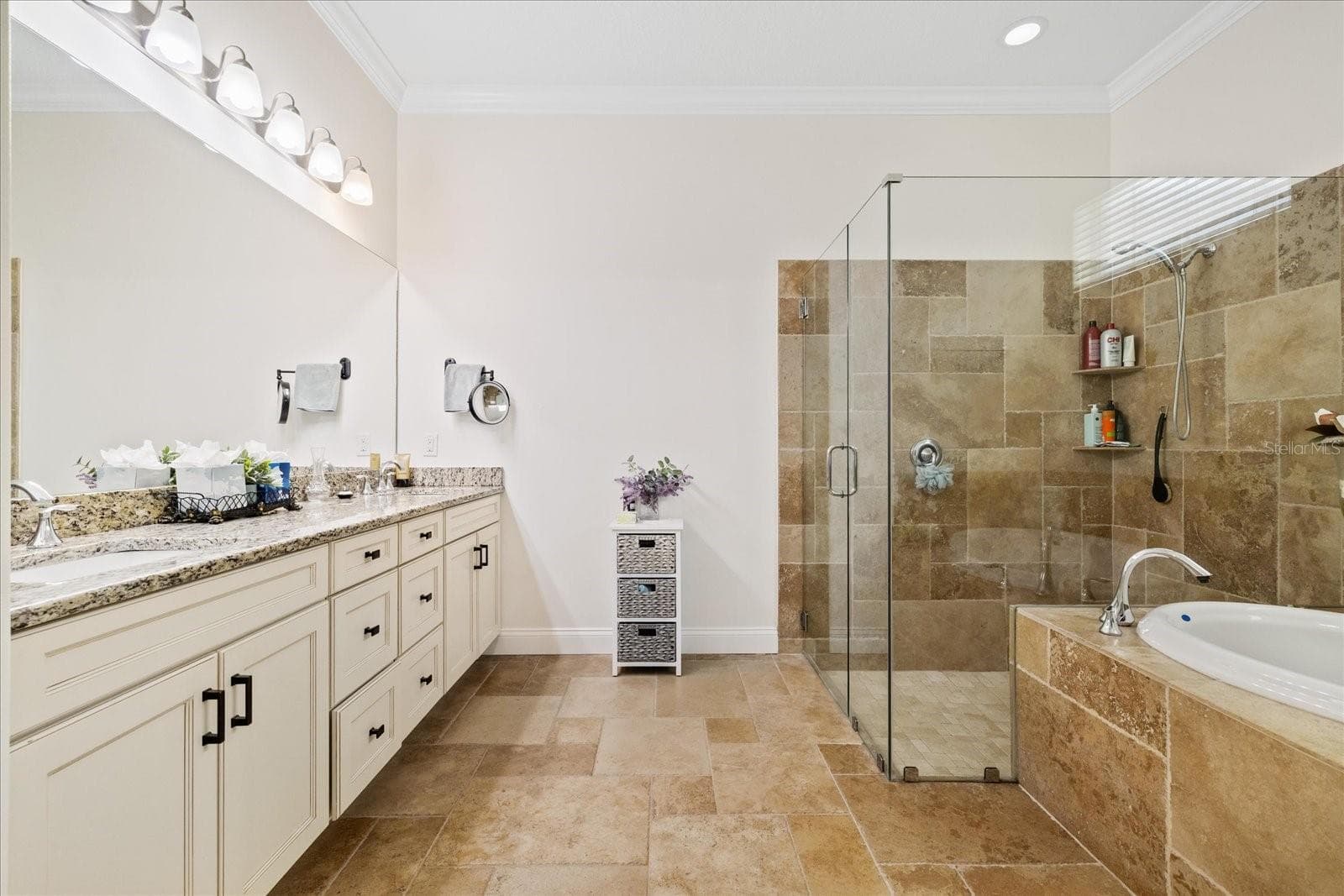 Primary Bath - 2712 W GRAY ST, TAMPA