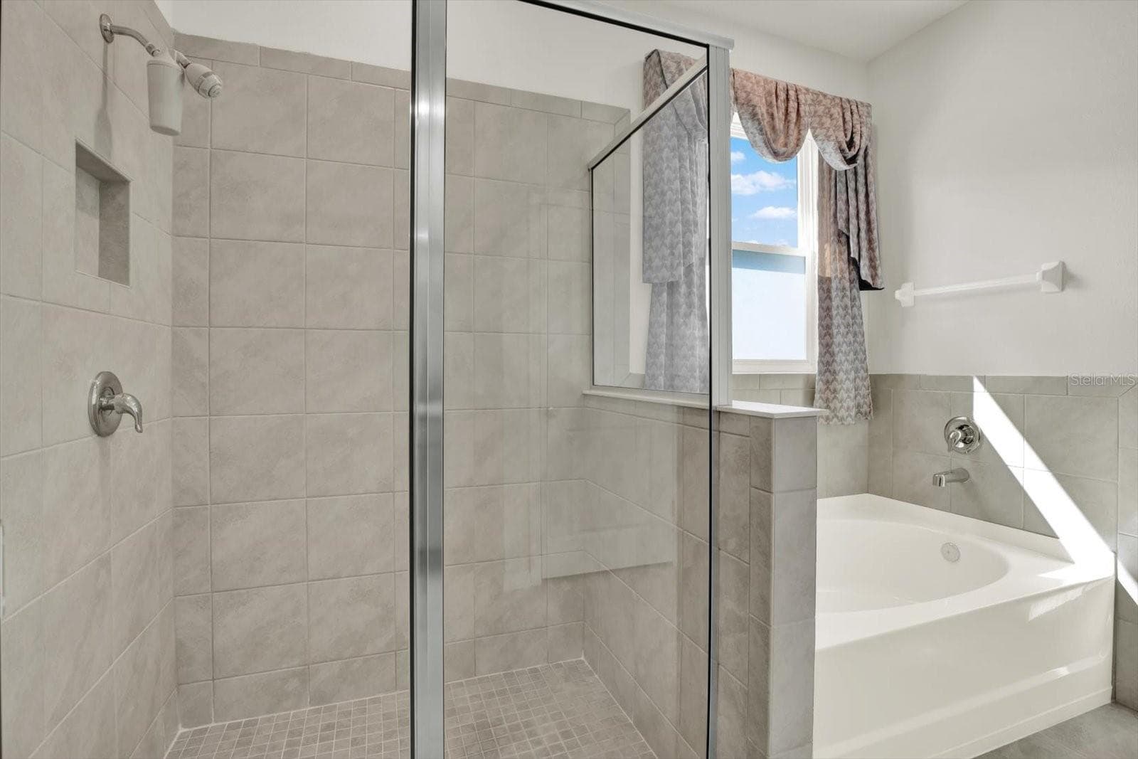 Primary Shower - 10966 DELTA HUFF CT, SAN ANTONIO