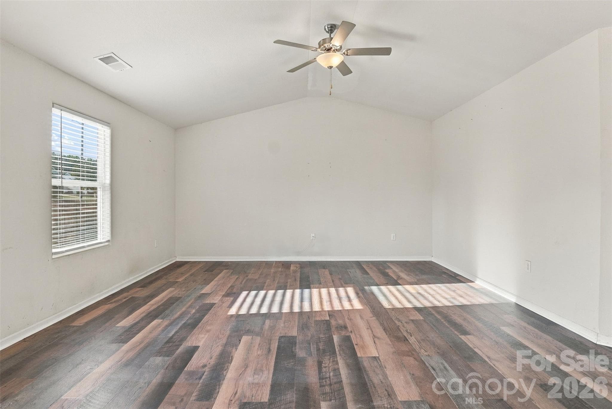 Single Family Residence at 433 Belcaro Drive, Kings Mountain, photo 11 of 34