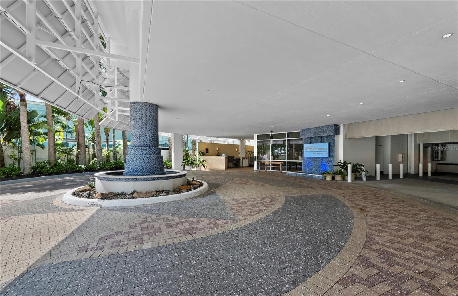 Condo - Hotel at 915 SEASIDE DR #310, SARASOTA, photo 4 of 88