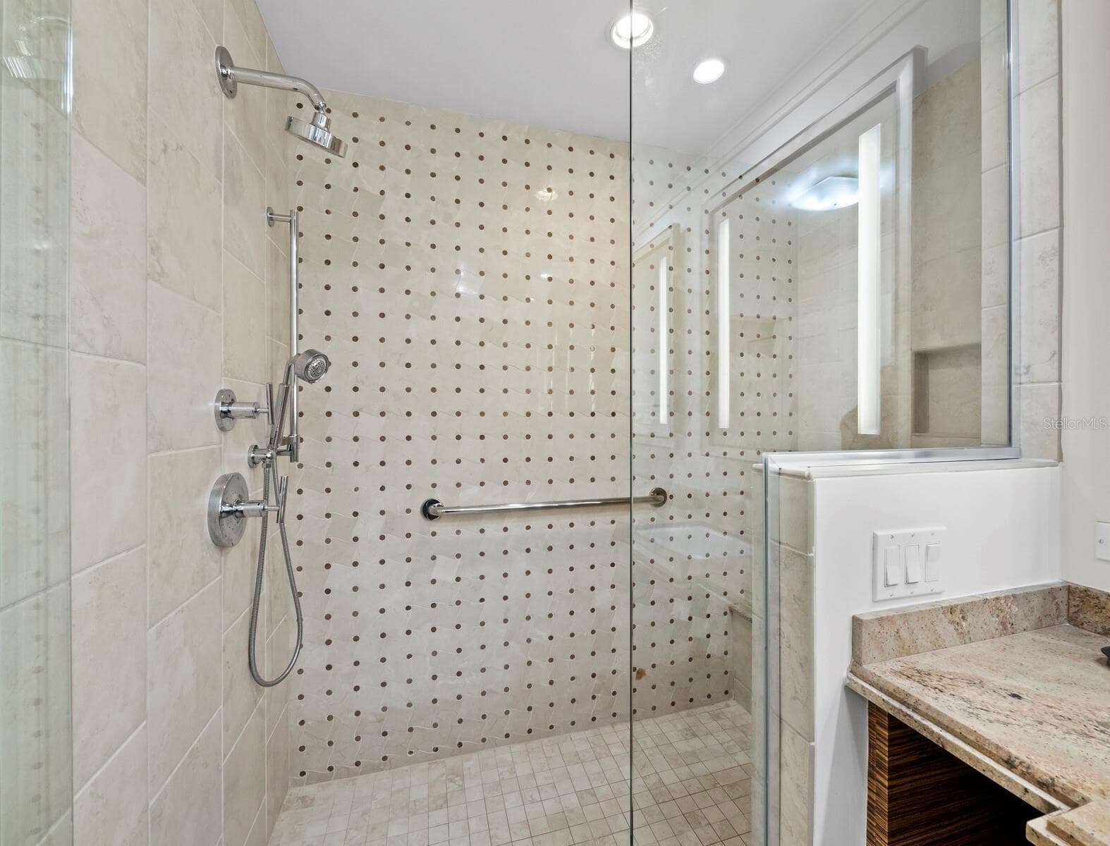 Condo - Hotel at 915 SEASIDE DR #310, SARASOTA, photo 27 of 88