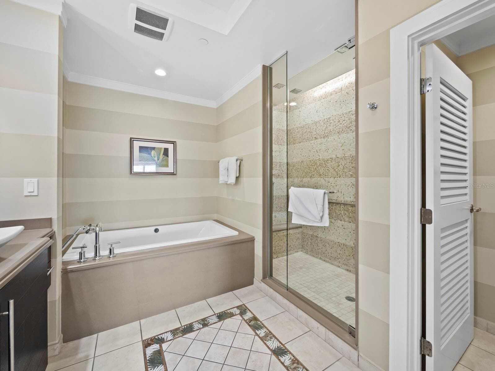 Condo - Hotel at 915 SEASIDE DR #310, SARASOTA, photo 38 of 88