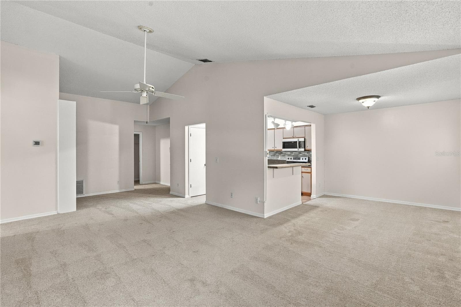 Condominium at 4801 COACHMANS DR DR #3, ORLANDO, photo 5 of 24