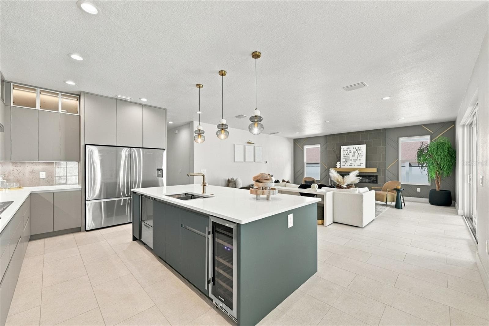 Single Family Residence at 3203 W WYOMING AVE, TAMPA, photo 14 of 59