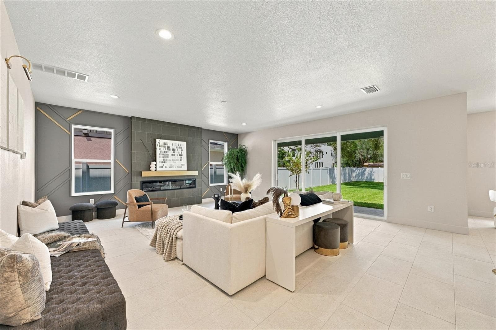 Single Family Residence at 3203 W WYOMING AVE, TAMPA, photo 18 of 59