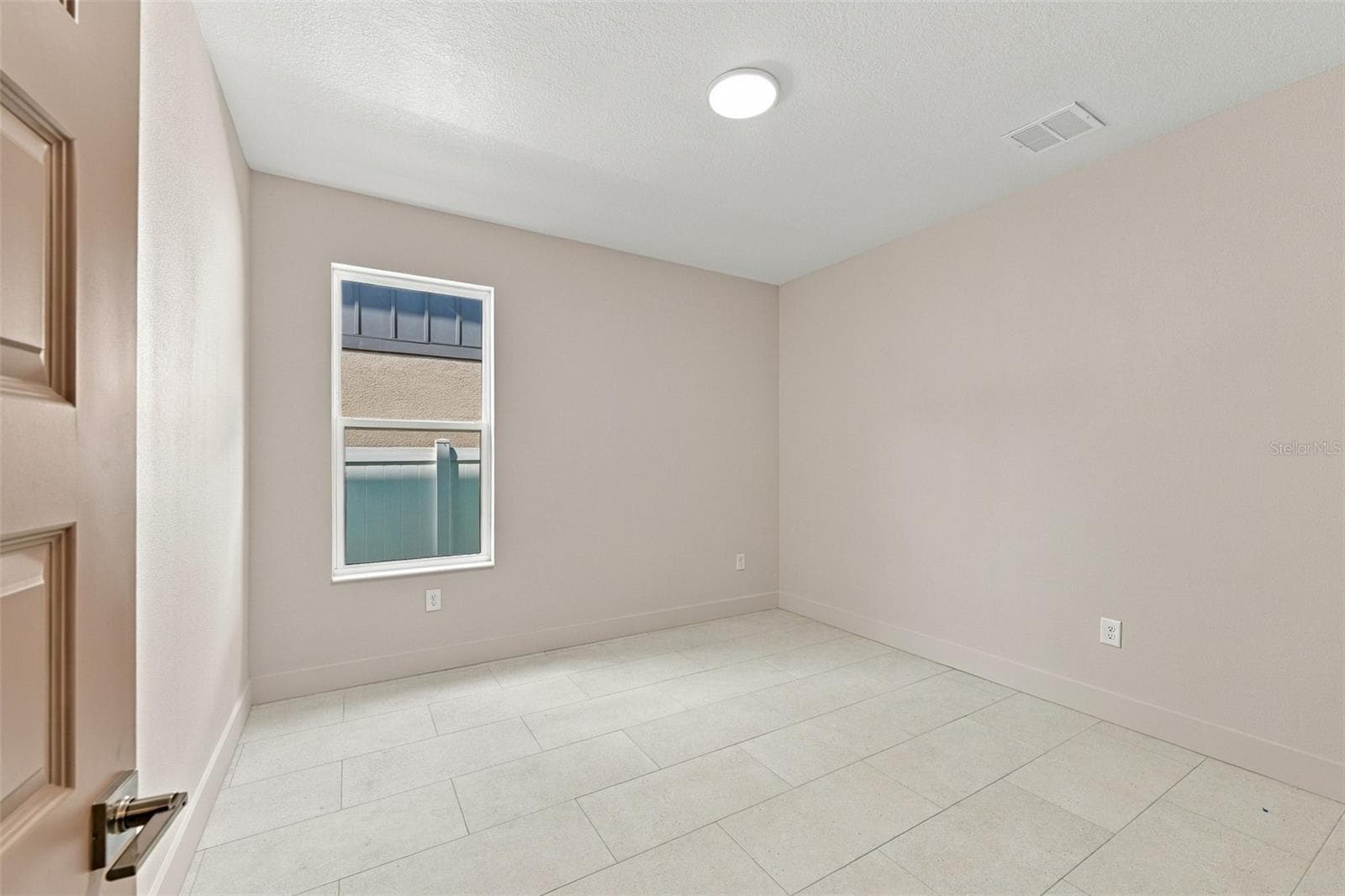 Single Family Residence at 3203 W WYOMING AVE, TAMPA, photo 24 of 59